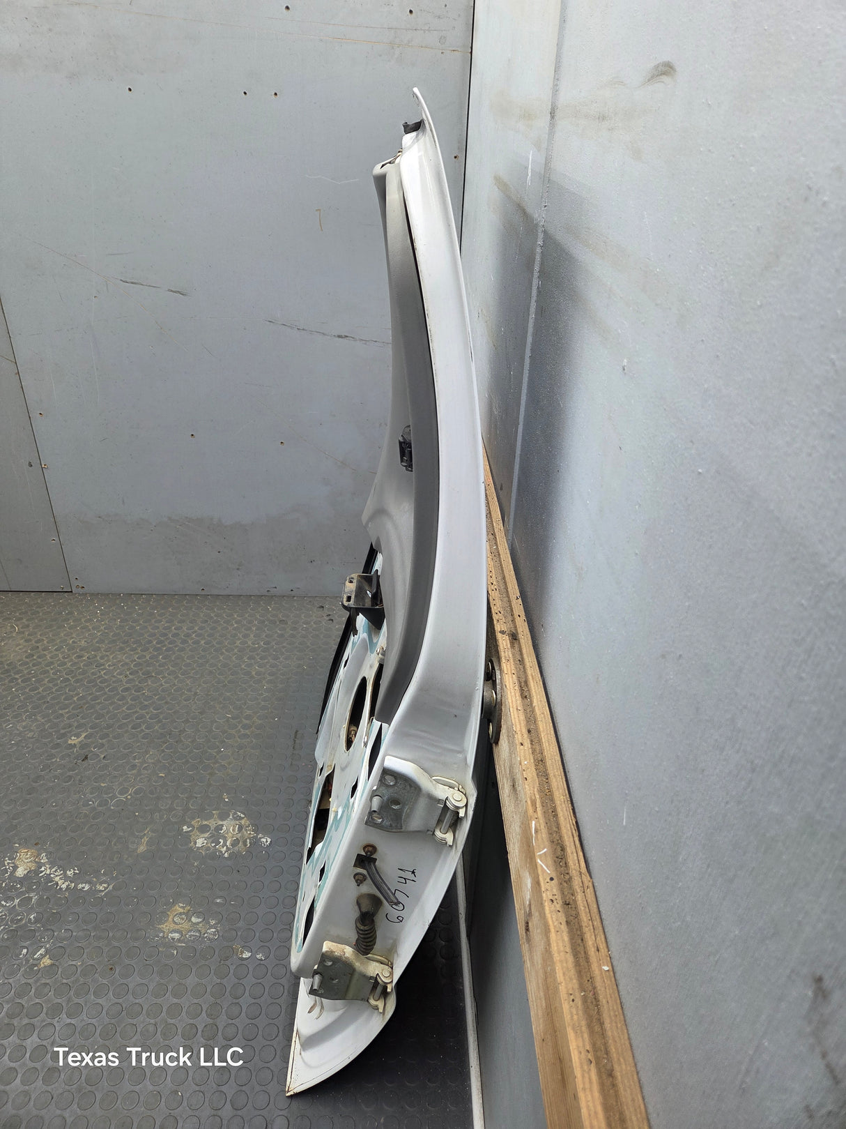 1999-2007 Ford Super Duty F250 F350 F450 F550 RH Extended Cab Passenger Rear Door
