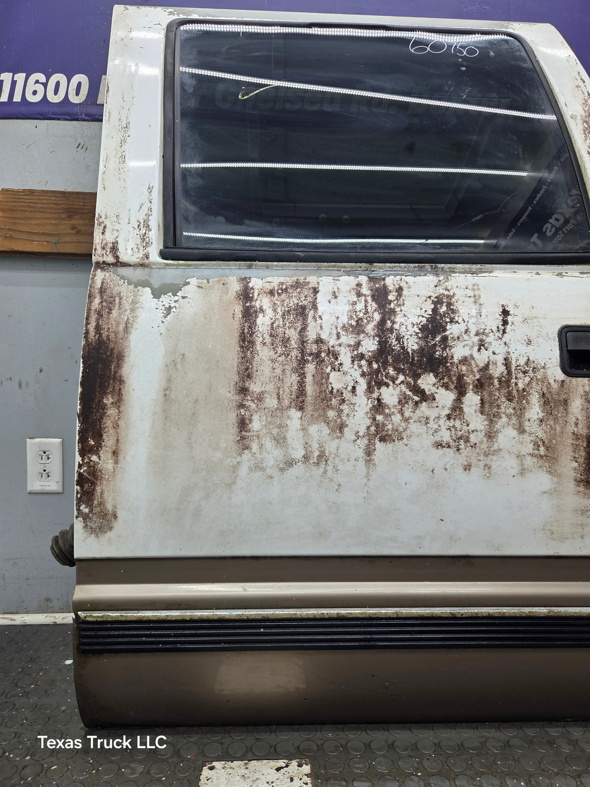 1992-2000 Chevrolet Silverado Suburban GMC Sierra K1500 K2500 K3500 Crew Cab LH Rear Driver Door