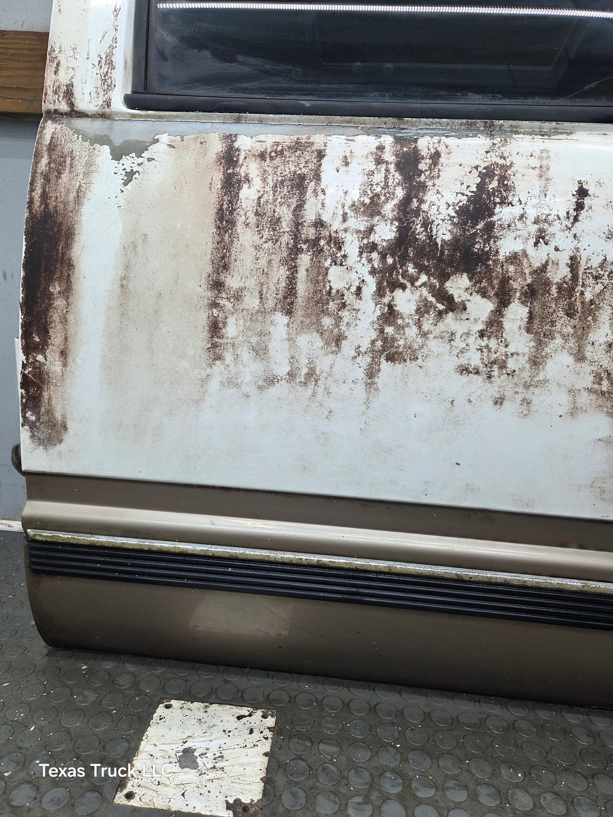 1992-2000 Chevrolet Silverado Suburban GMC Sierra K1500 K2500 K3500 Crew Cab LH Rear Driver Door