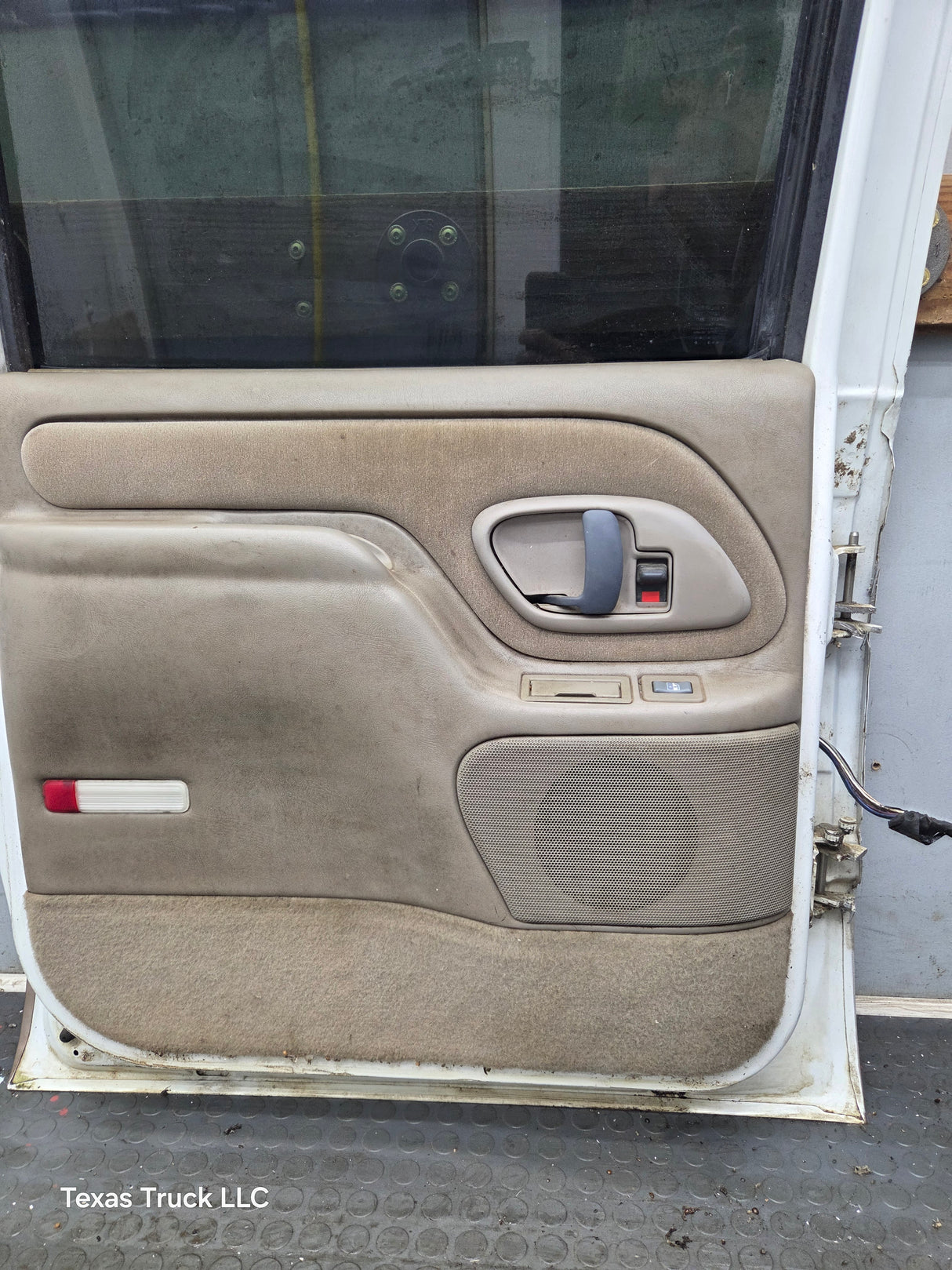 1992-2000 Chevrolet Silverado Suburban GMC Sierra K1500 K2500 K3500 Crew Cab LH Rear Driver Door
