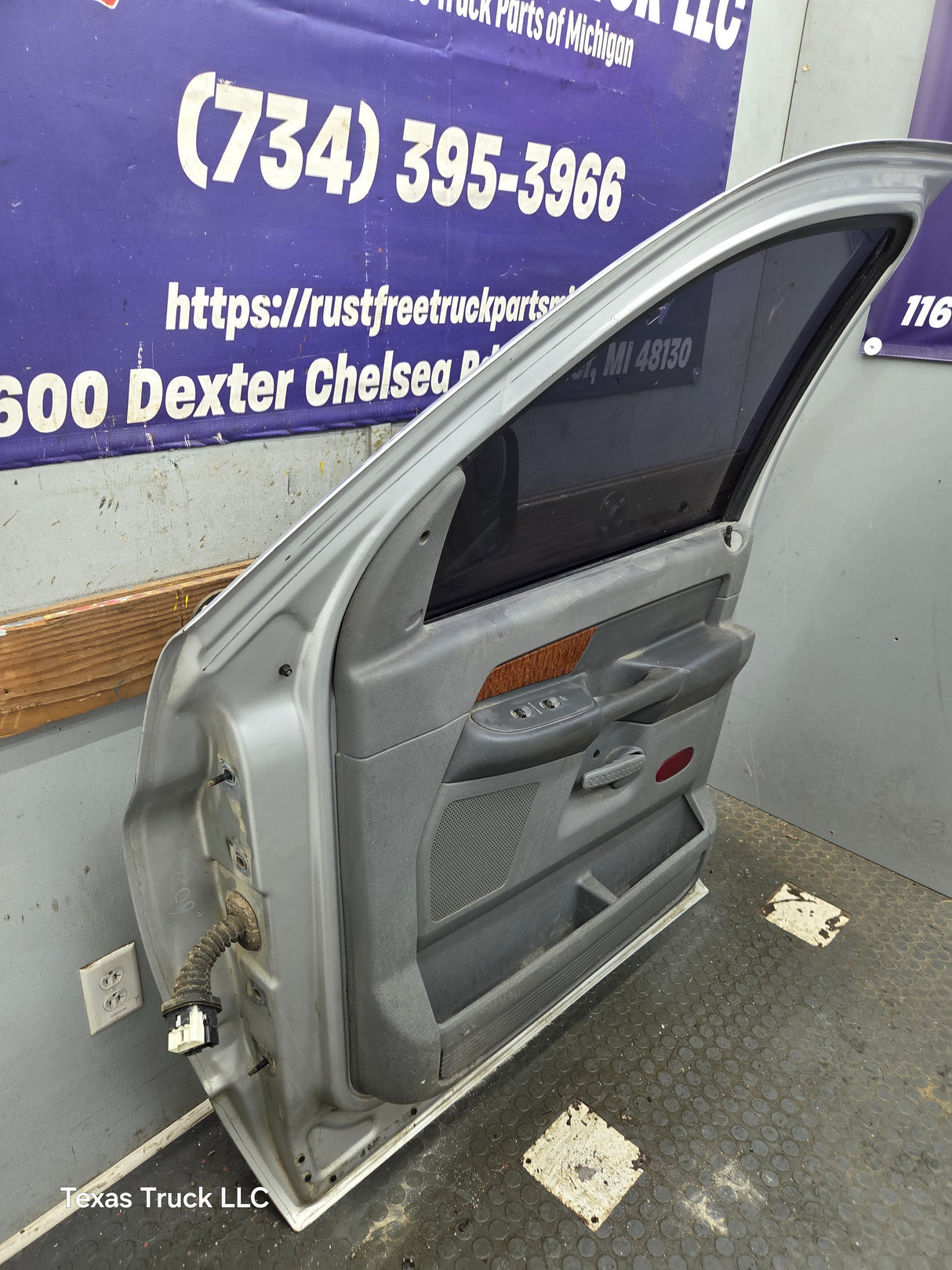 2003-2008 Dodge Ram 3rd Gen Passenger Side Front Quad Cab Crew Cab Door 1500 2500 3500 4500 5500