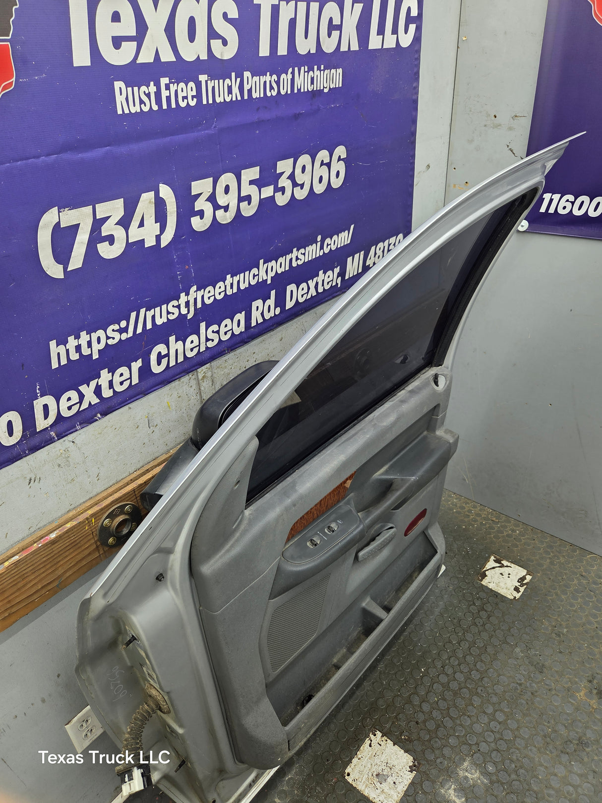 2003-2008 Dodge Ram 3rd Gen Passenger Side Front Quad Cab Crew Cab Door 1500 2500 3500 4500 5500