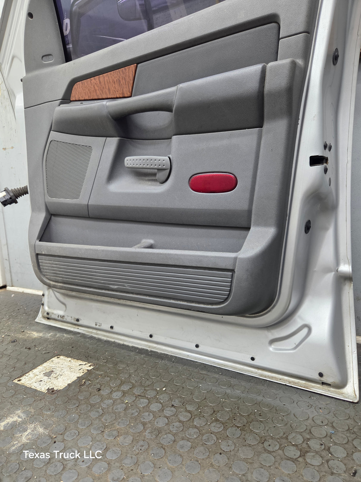 2003-2008 Dodge Ram 3rd Gen Passenger Side Front Quad Cab Crew Cab Door 1500 2500 3500 4500 5500