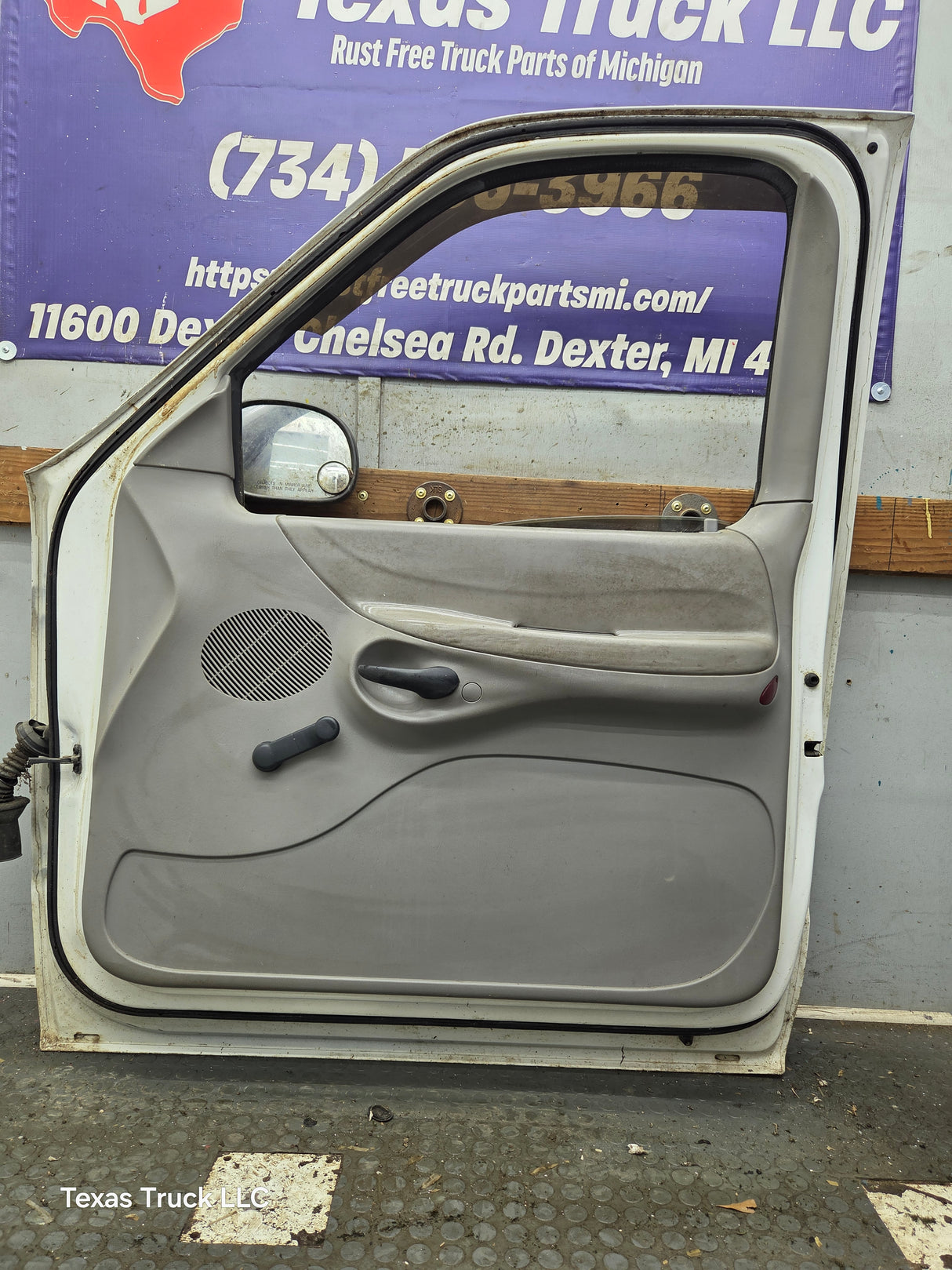 1997-2003 Ford F150 Extended / Regular Cab Passenger Side RH Front Door