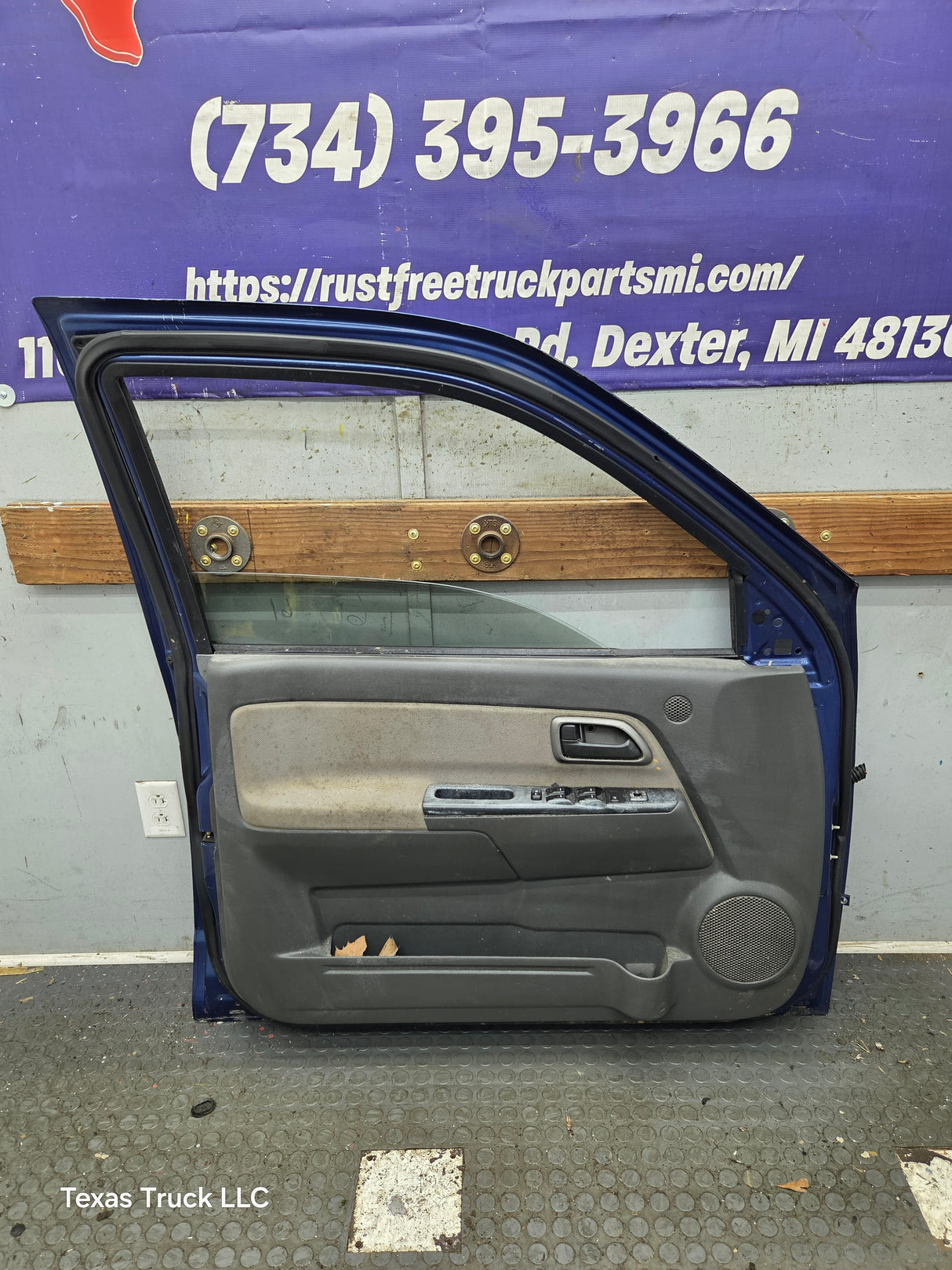 2004-2012 Chevrolet Colorado / GMC Canyon Driver Side Crew Cab Door LH