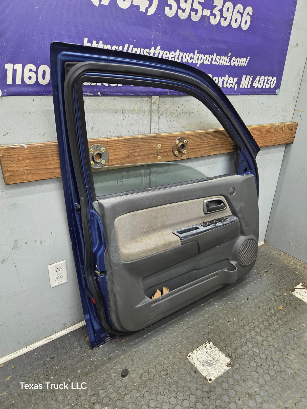 2004-2012 Chevrolet Colorado / GMC Canyon Driver Side Crew Cab Door LH