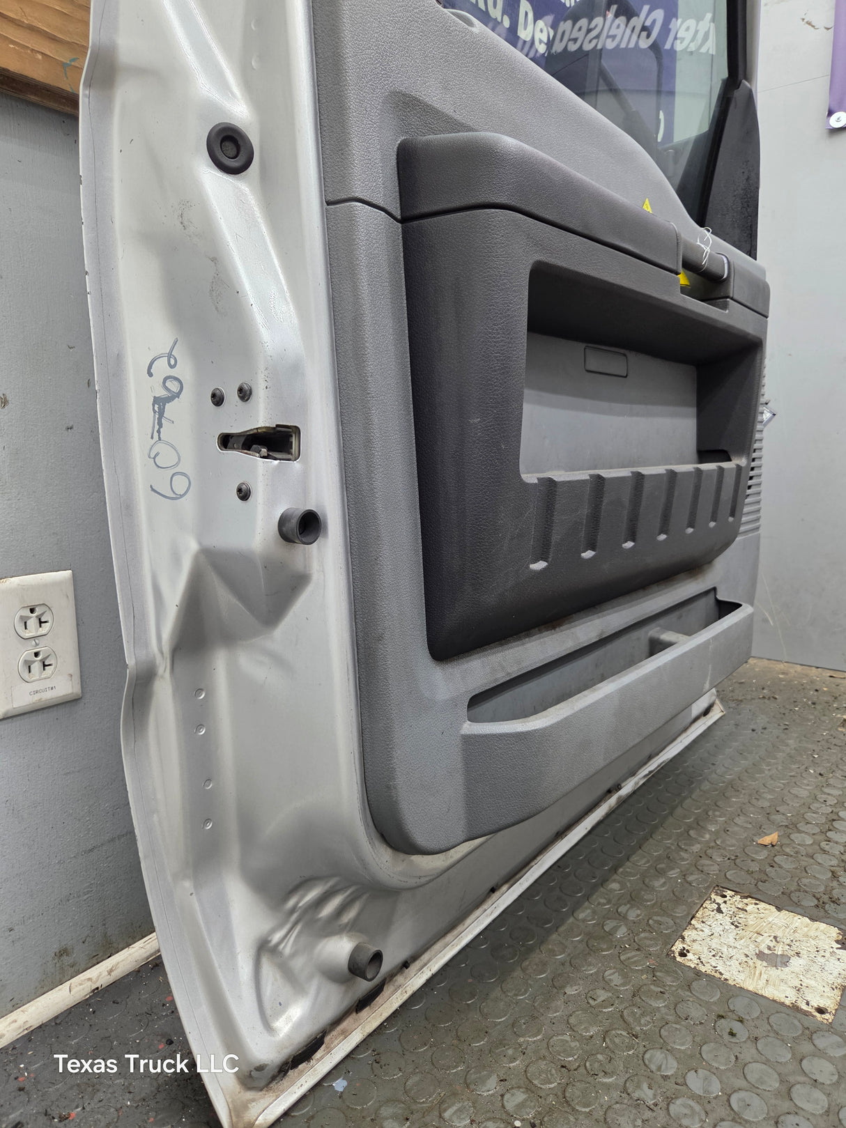 2012-2016 Ford Super Duty LH Driver Side Front Door F250 F350 F450 F550