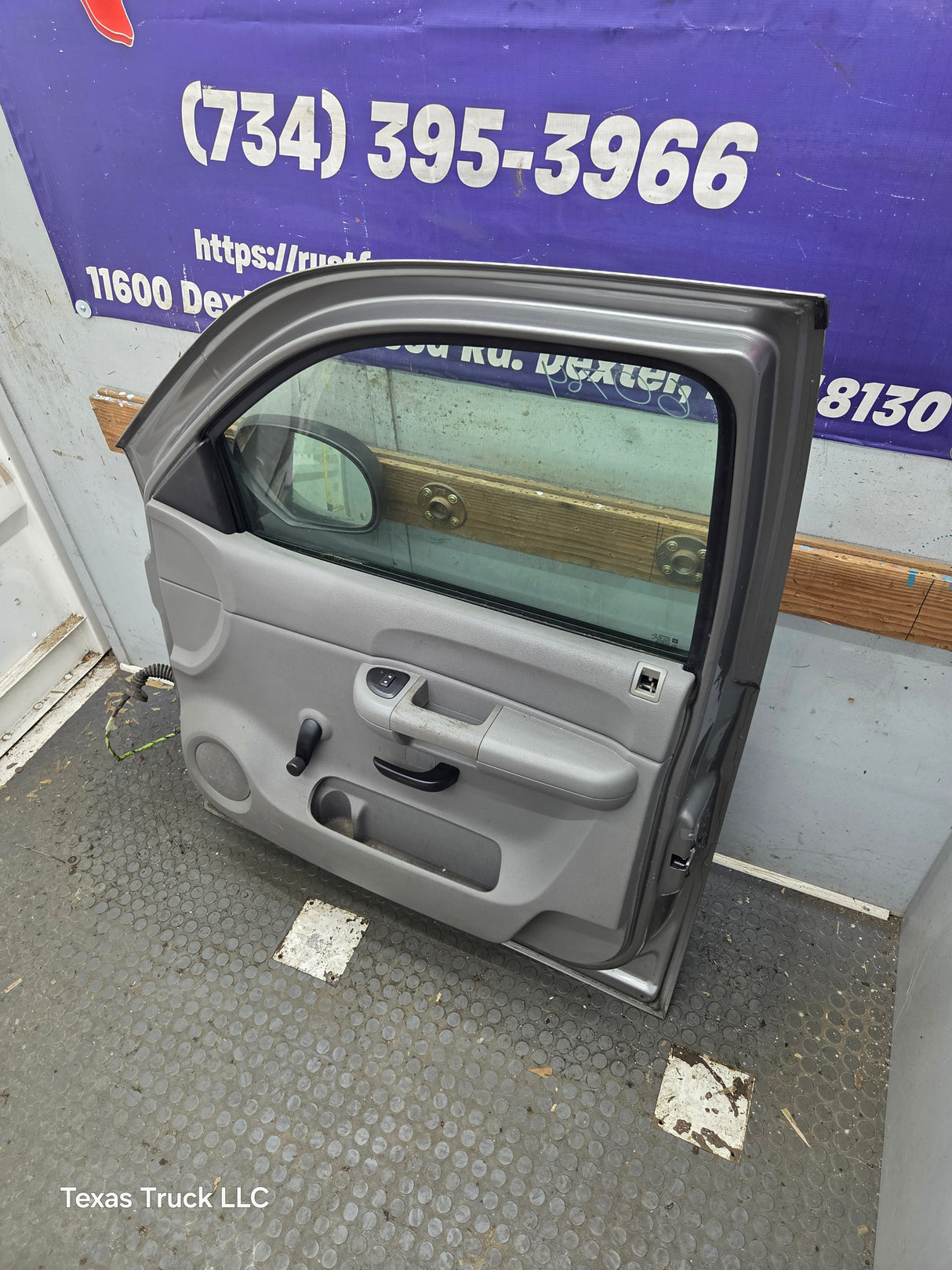 2007-2013 Chevrolet Silverado / GMC Sierra 1500 2500 3500 HD RH Front Passenger Side Door