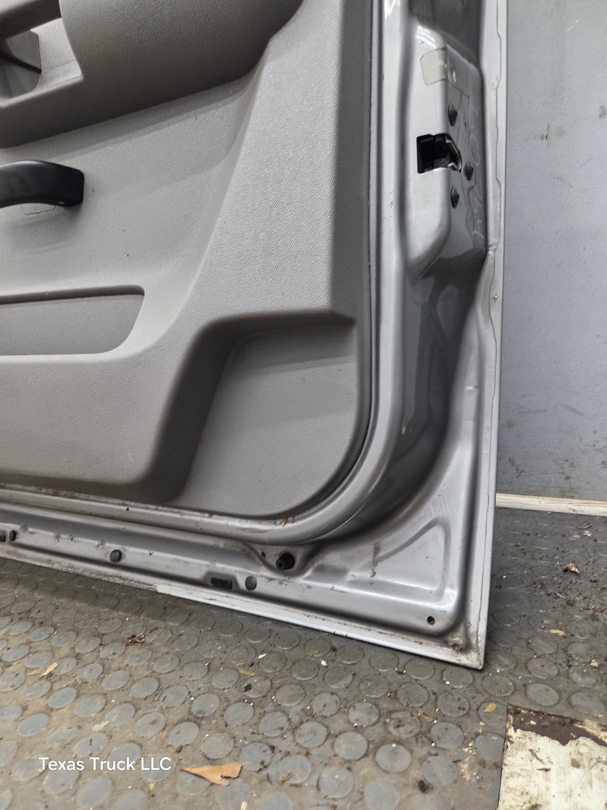 2007-2013 Chevrolet Silverado / GMC Sierra 1500 2500 3500 HD RH Front Passenger Side Door