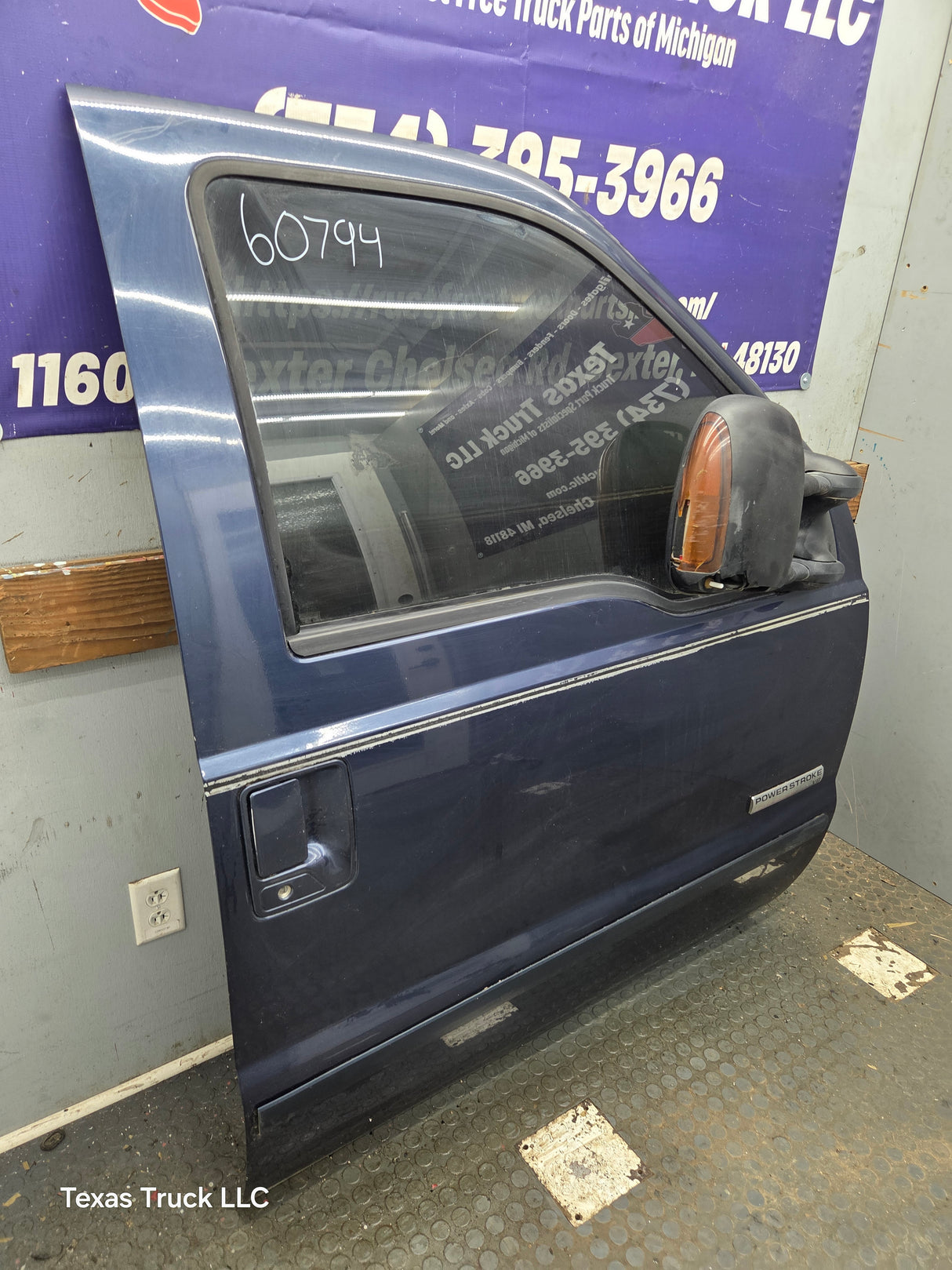 1999-2011 Ford Super Duty RH Passenger Side Front Door F250 F350 F450 F550