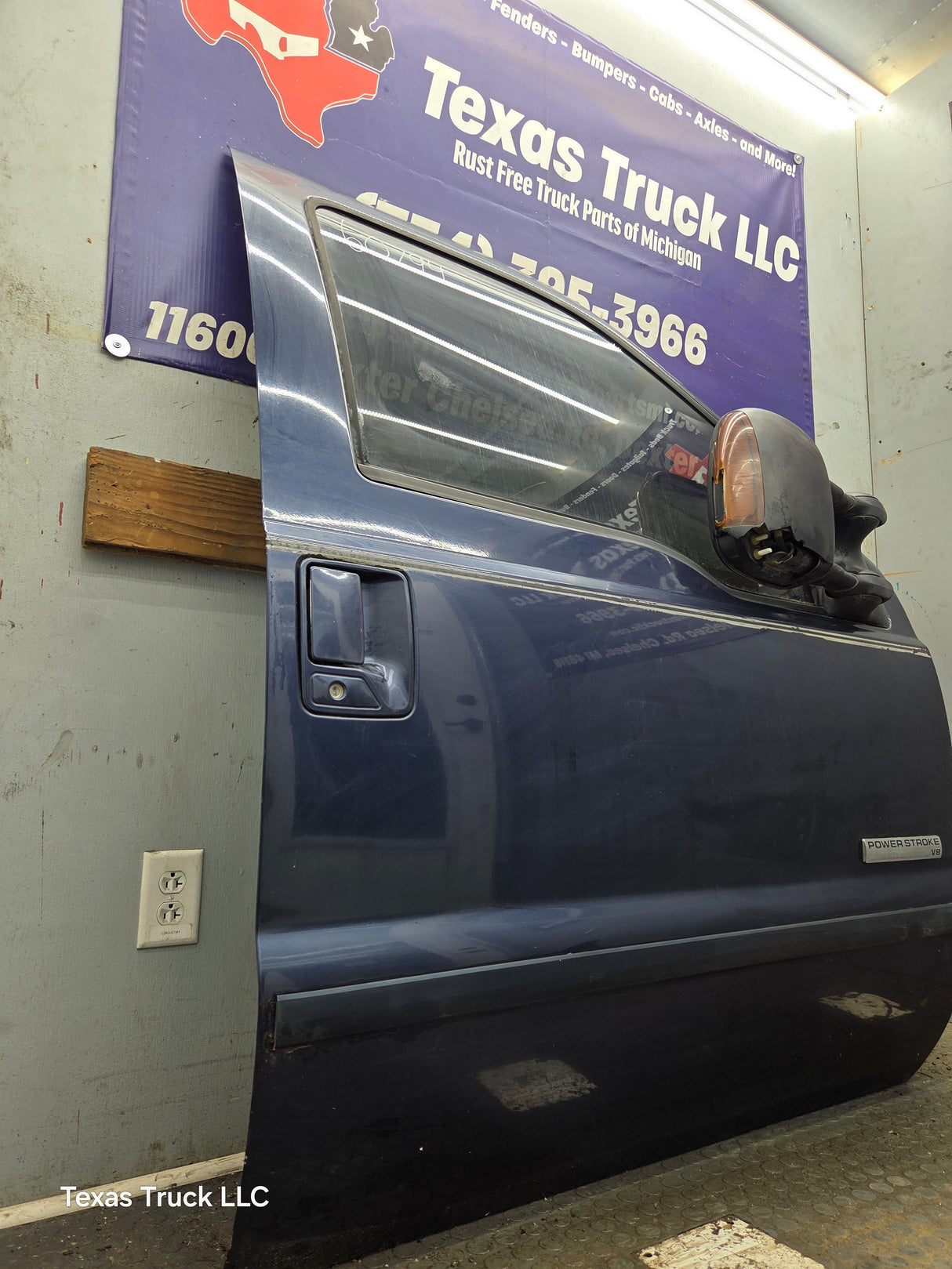 1999-2011 Ford Super Duty RH Passenger Side Front Door F250 F350 F450 F550