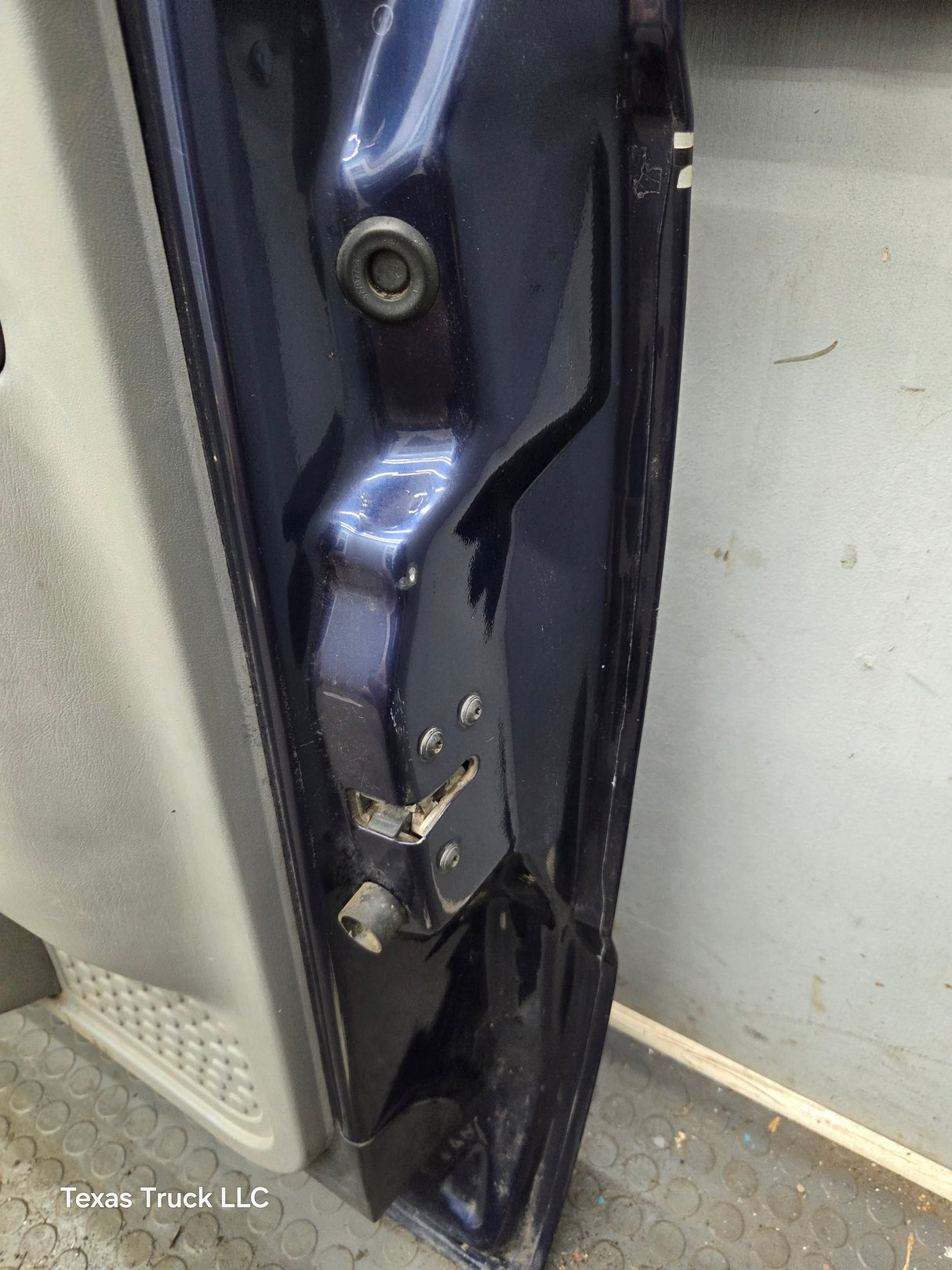 1999-2011 Ford Super Duty RH Passenger Side Front Door F250 F350 F450 F550