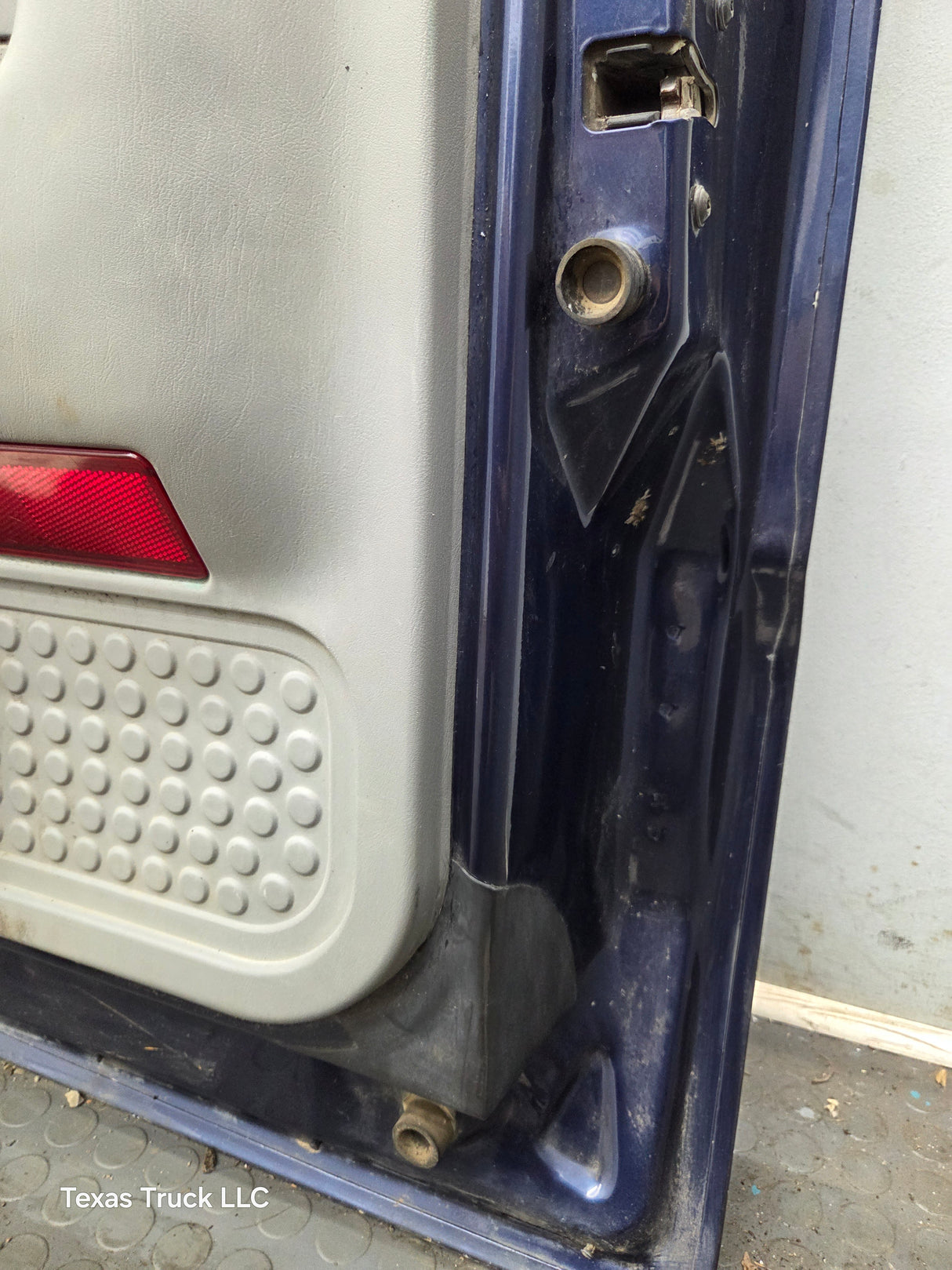 1999-2011 Ford Super Duty RH Passenger Side Front Door F250 F350 F450 F550
