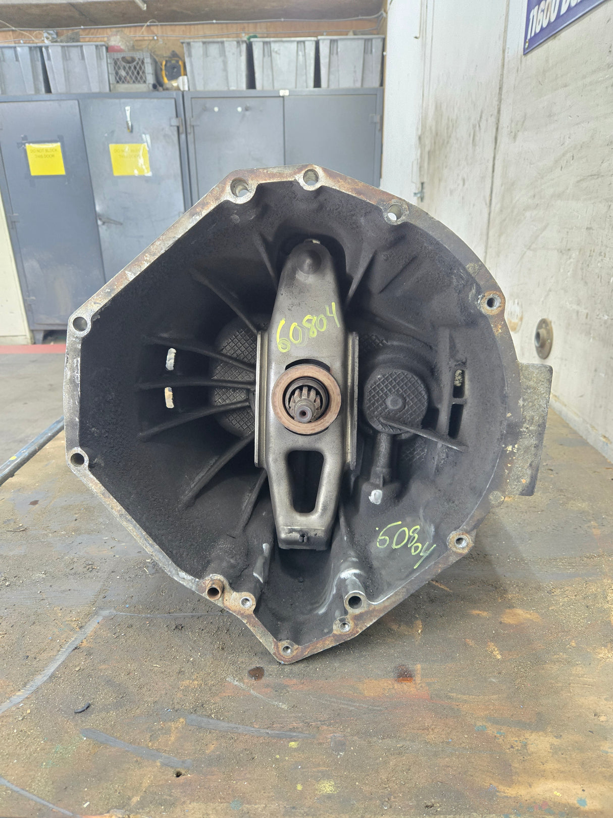 2003-2010 Ford Super Duty V10 6.8L 5.4L 4x4 ZF6 manual transmission 4wd F250 F350 F450 F550 122K MILES