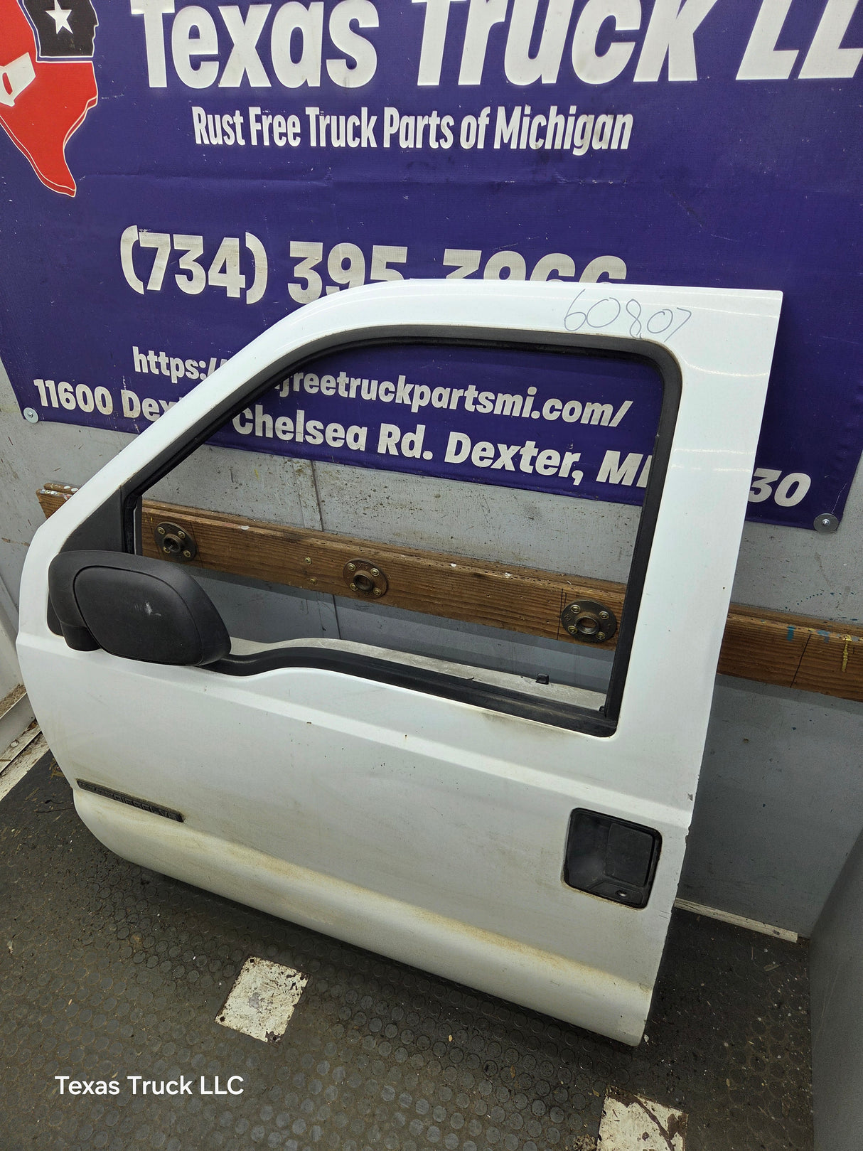 1999-2011 Ford Super Duty LH Driver Side Front Door F250 F350 F450 F550