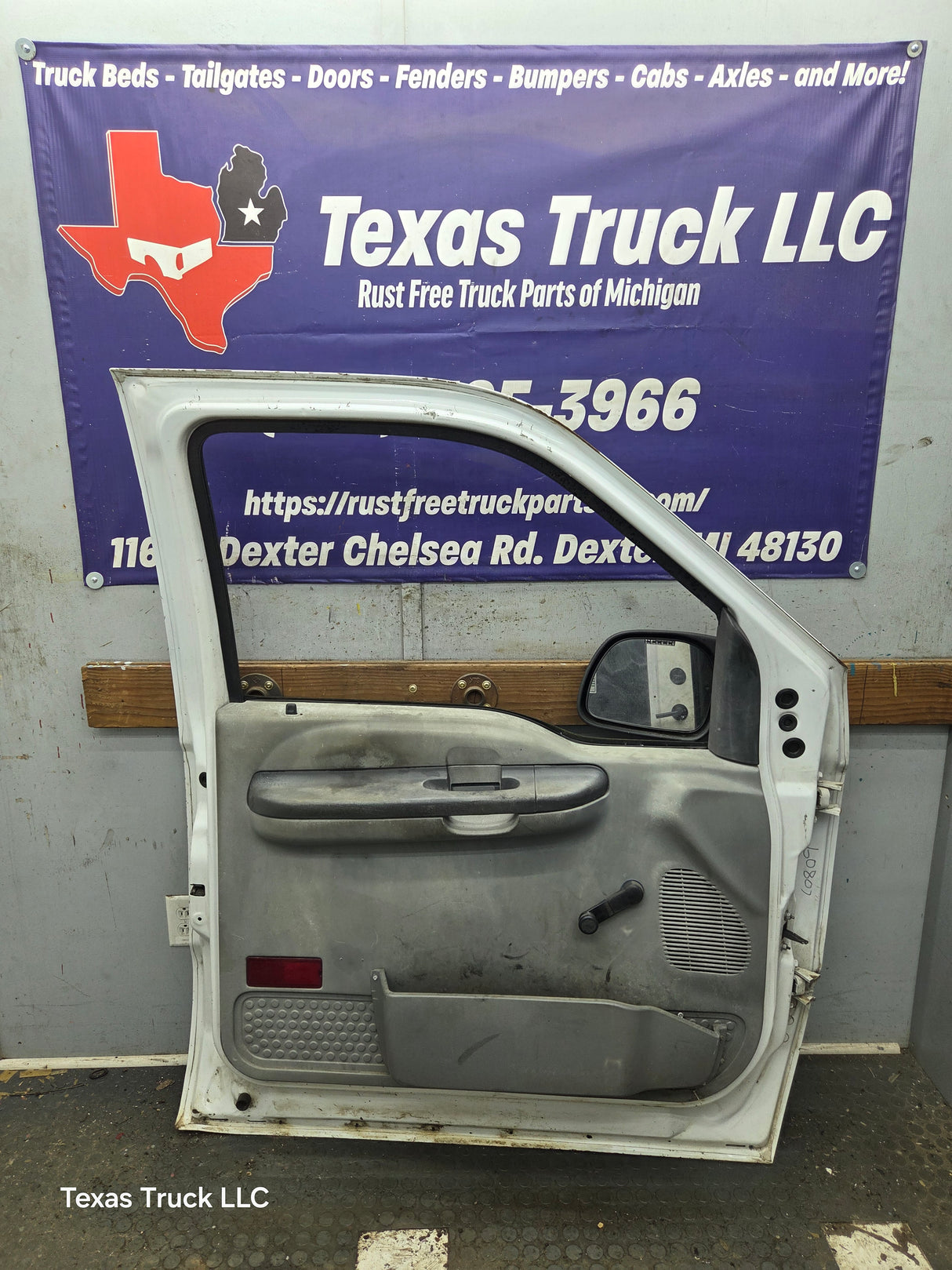 1999-2011 Ford Super Duty LH Driver Side Front Door F250 F350 F450 F550