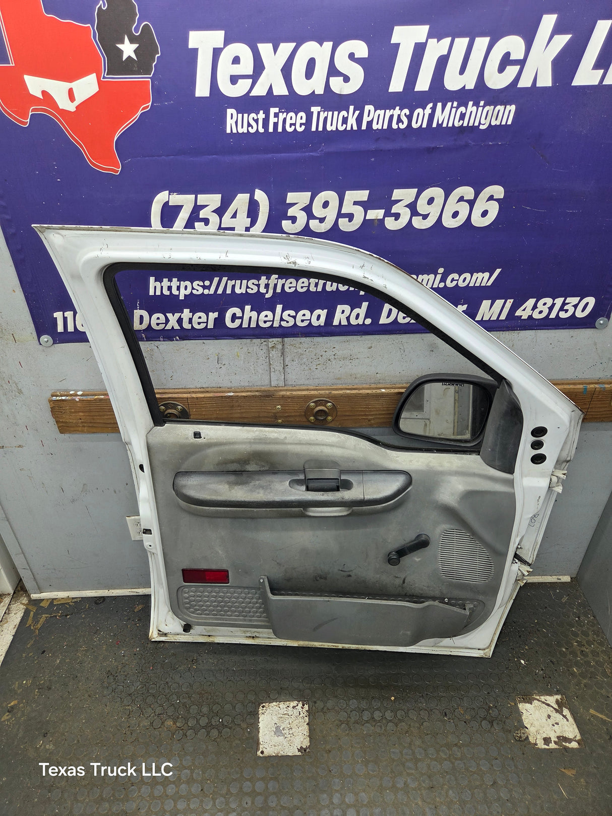 1999-2011 Ford Super Duty LH Driver Side Front Door F250 F350 F450 F550