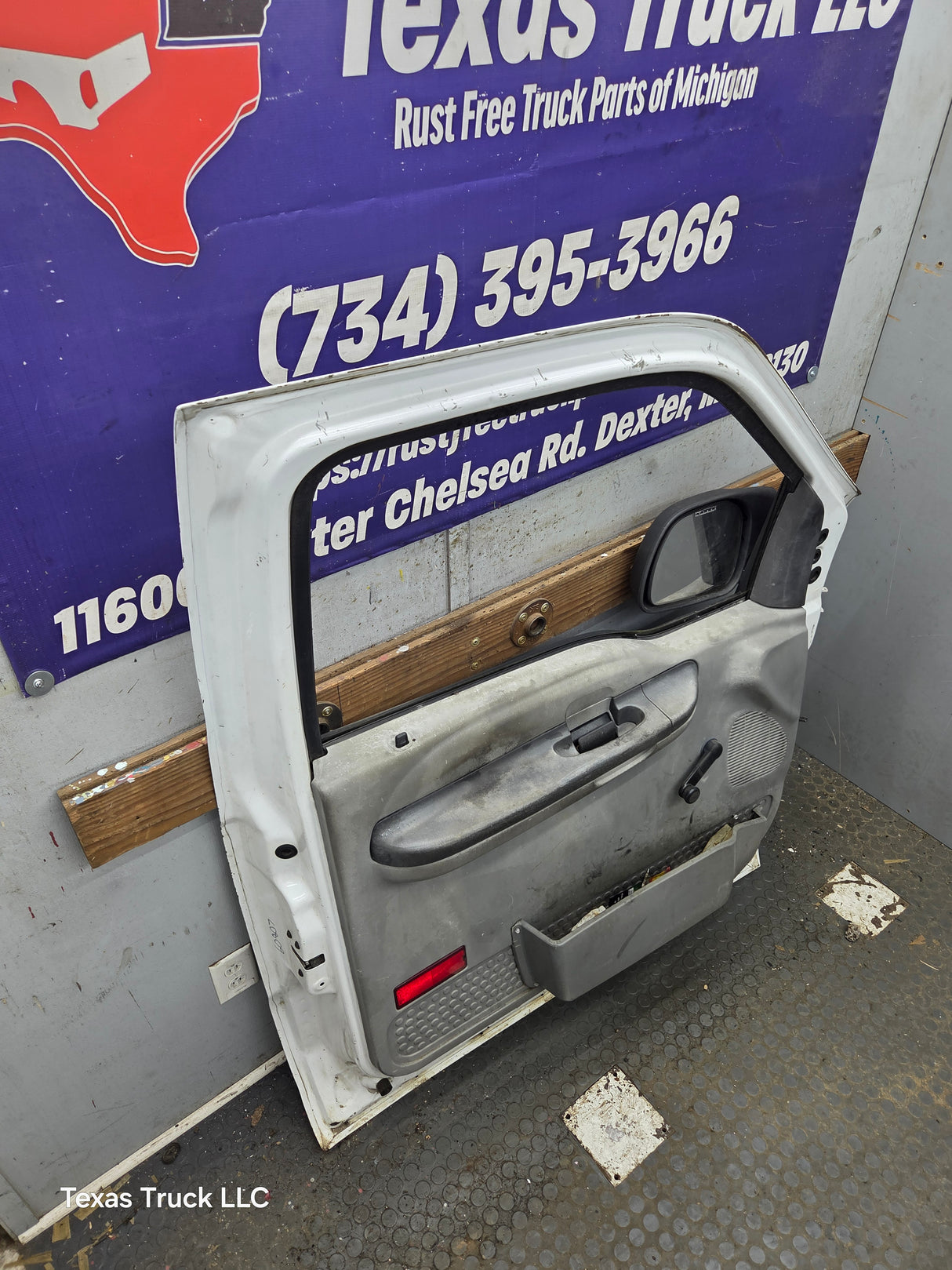 1999-2011 Ford Super Duty LH Driver Side Front Door F250 F350 F450 F550