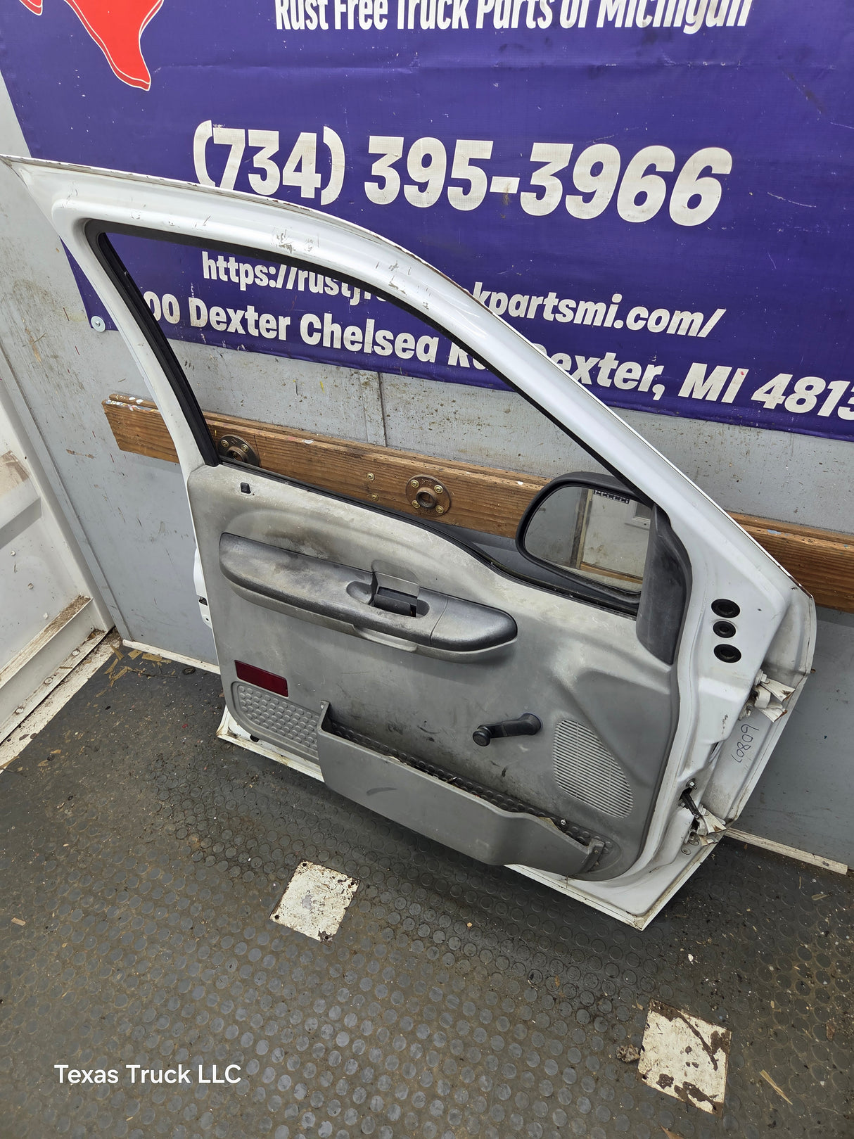 1999-2011 Ford Super Duty LH Driver Side Front Door F250 F350 F450 F550