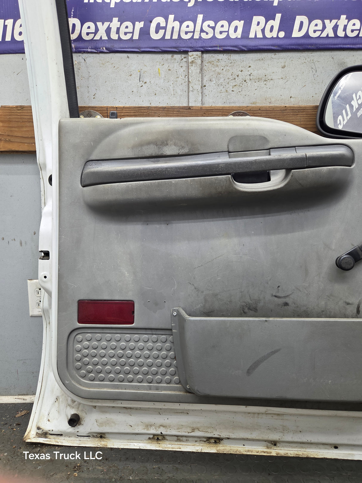 1999-2011 Ford Super Duty LH Driver Side Front Door F250 F350 F450 F550
