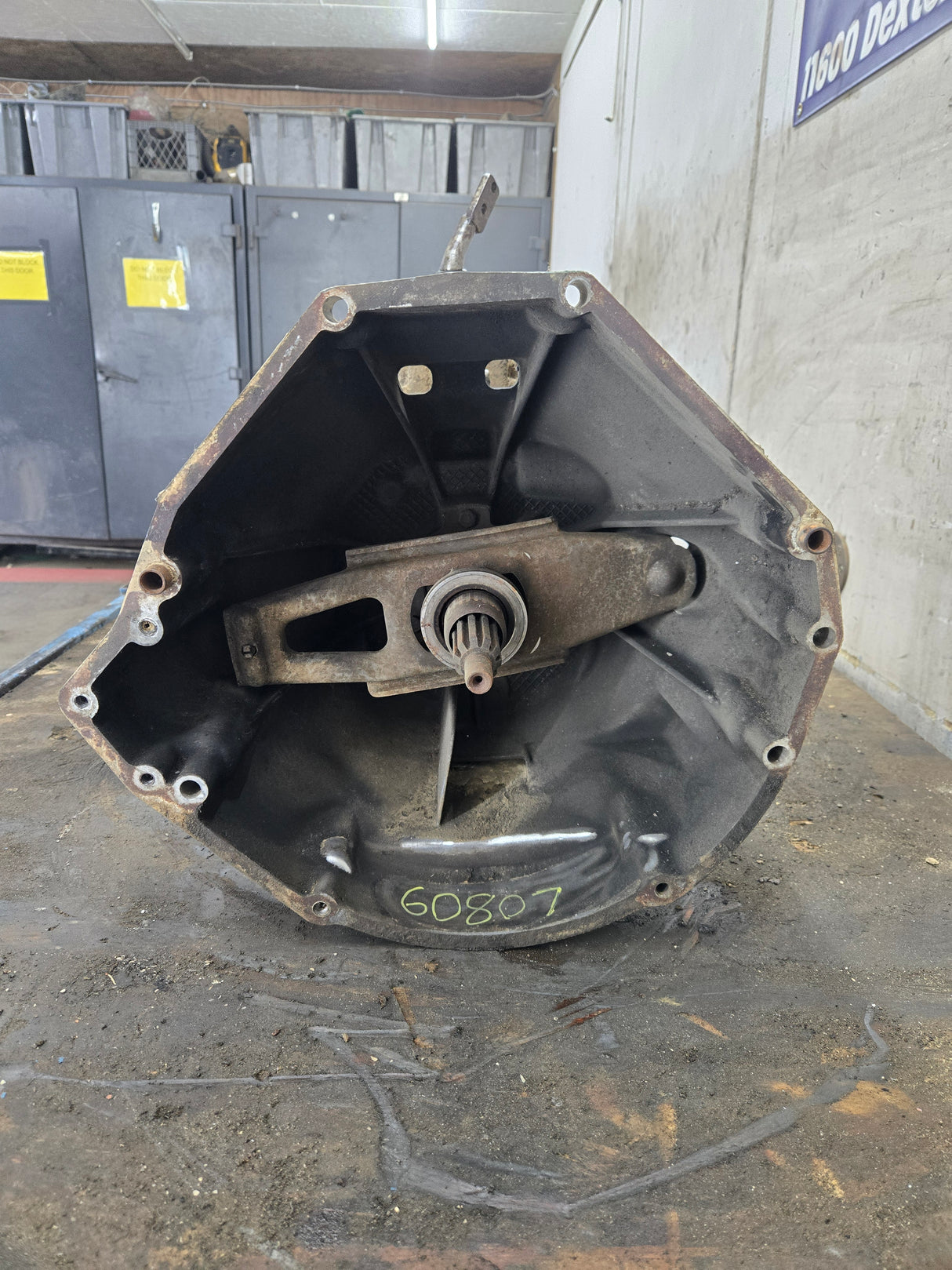 1999-2001 Ford Super Duty V10 6.8L 5.4L 4x4 ZF5 manual transmission 2wd F250 F350 F450 F550 74K MILES