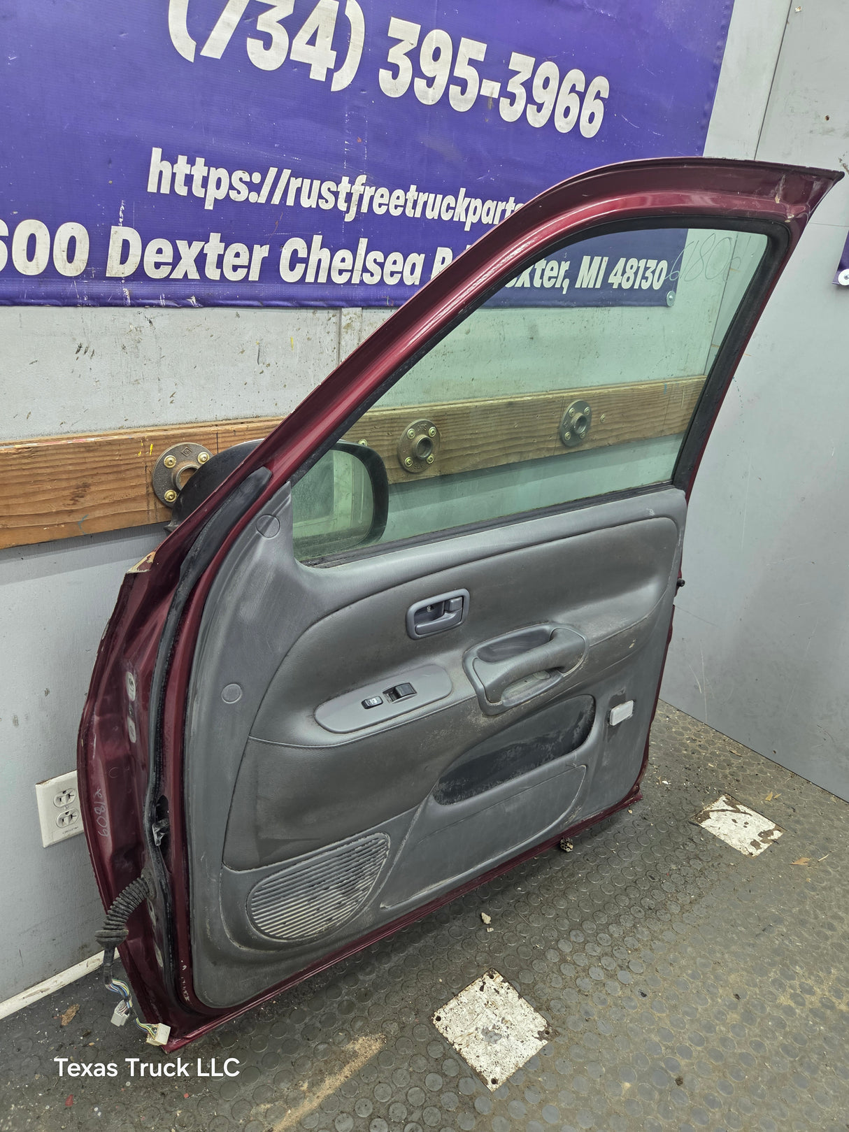 2000-2006 Toyota Tundra Front Right Hand Passenger Side 1st Gen Door