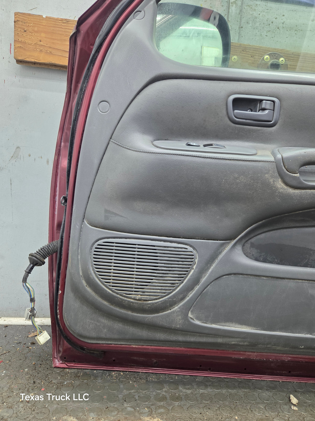 2000-2006 Toyota Tundra Front Right Hand Passenger Side 1st Gen Door