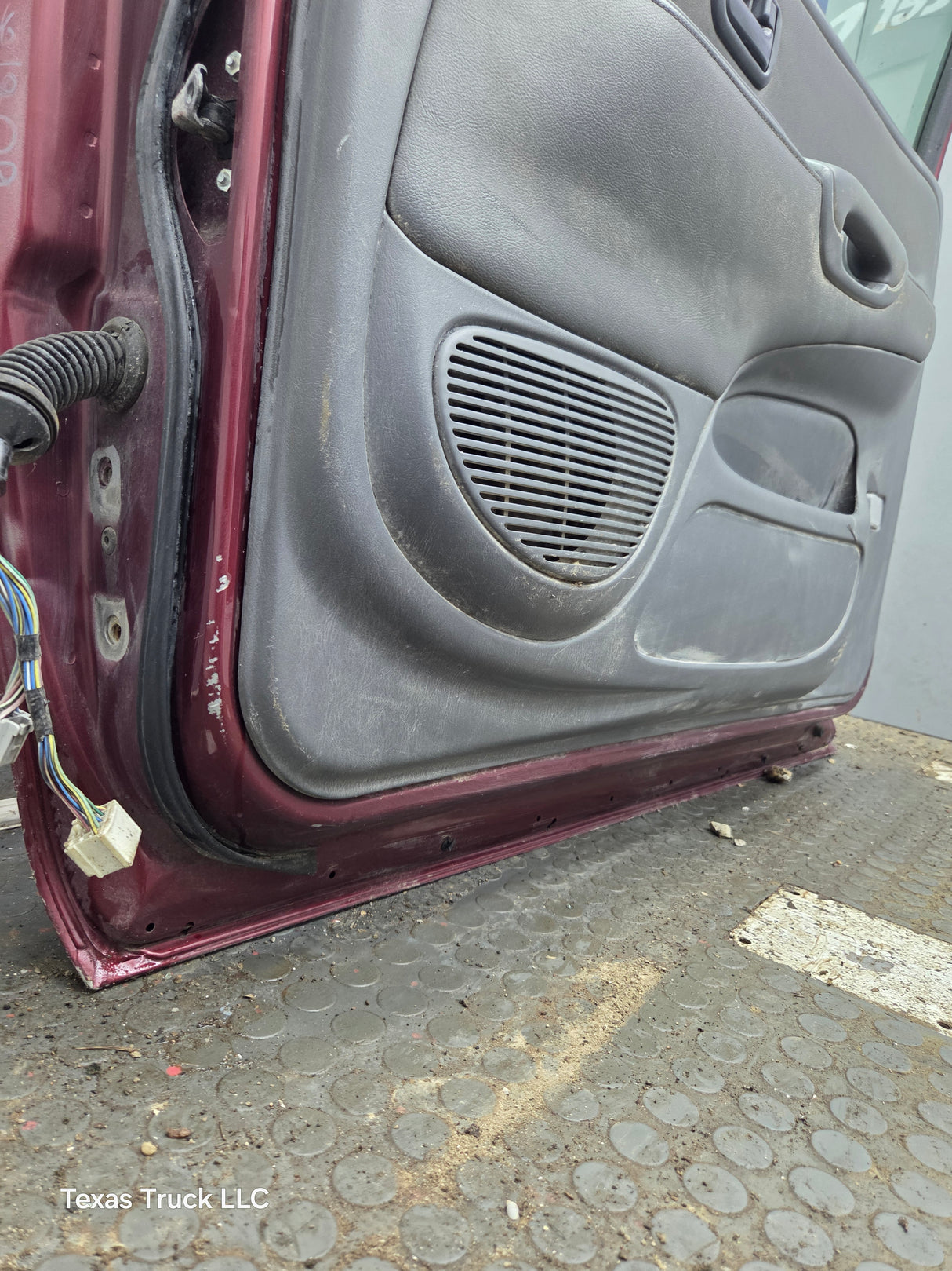 2000-2006 Toyota Tundra Front Right Hand Passenger Side 1st Gen Door