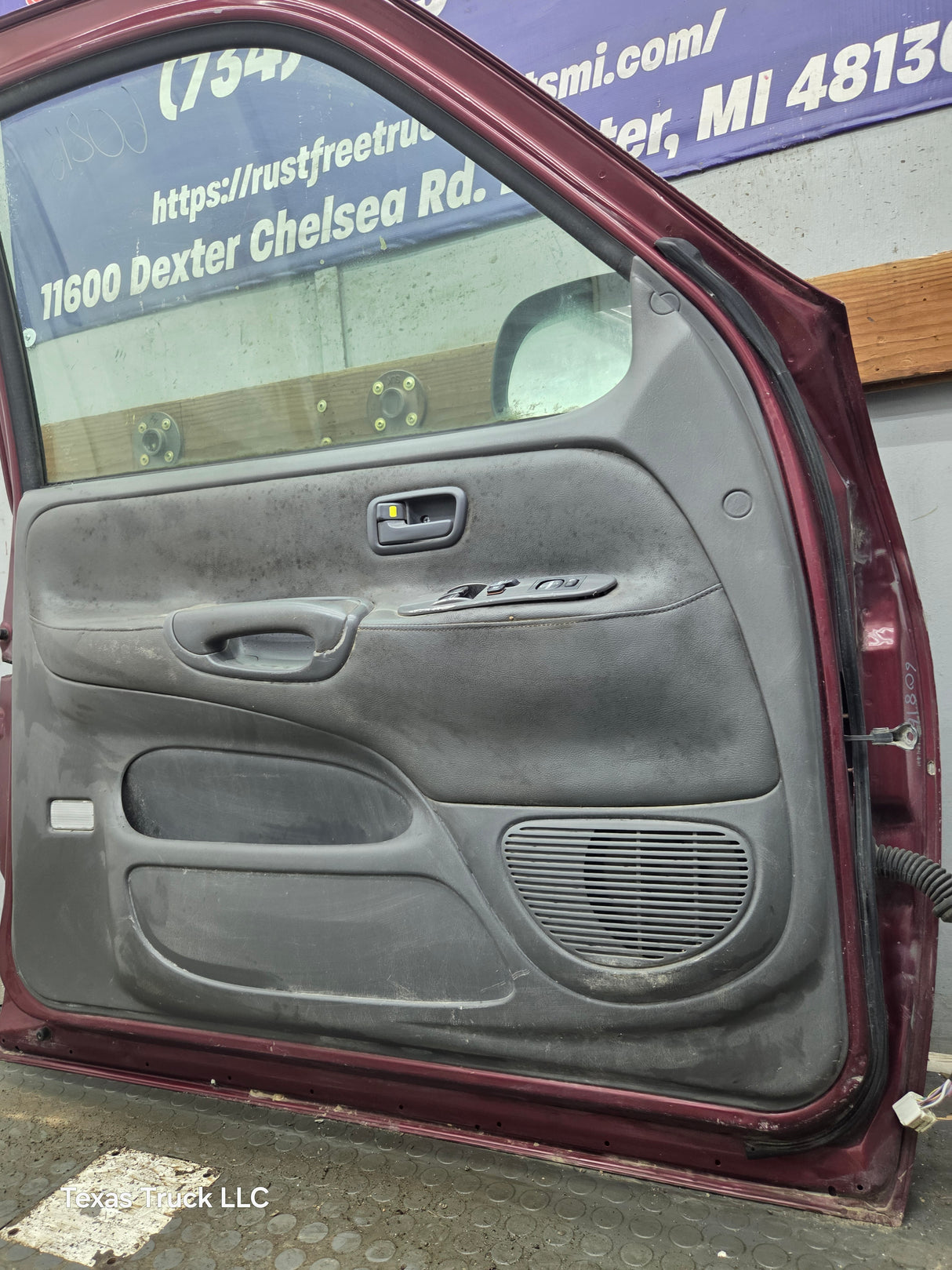 2000-2006 Toyota Tundra Front Left Hand Driver Side 1st Gen Door