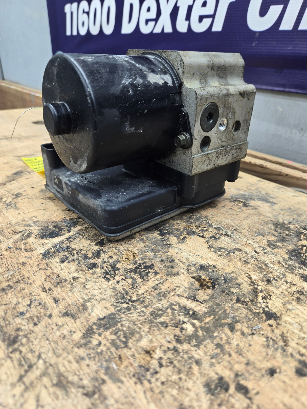 2003-2006 Chevrolet Silverado GMC ABS Pump Module Control Assembly - 13567146