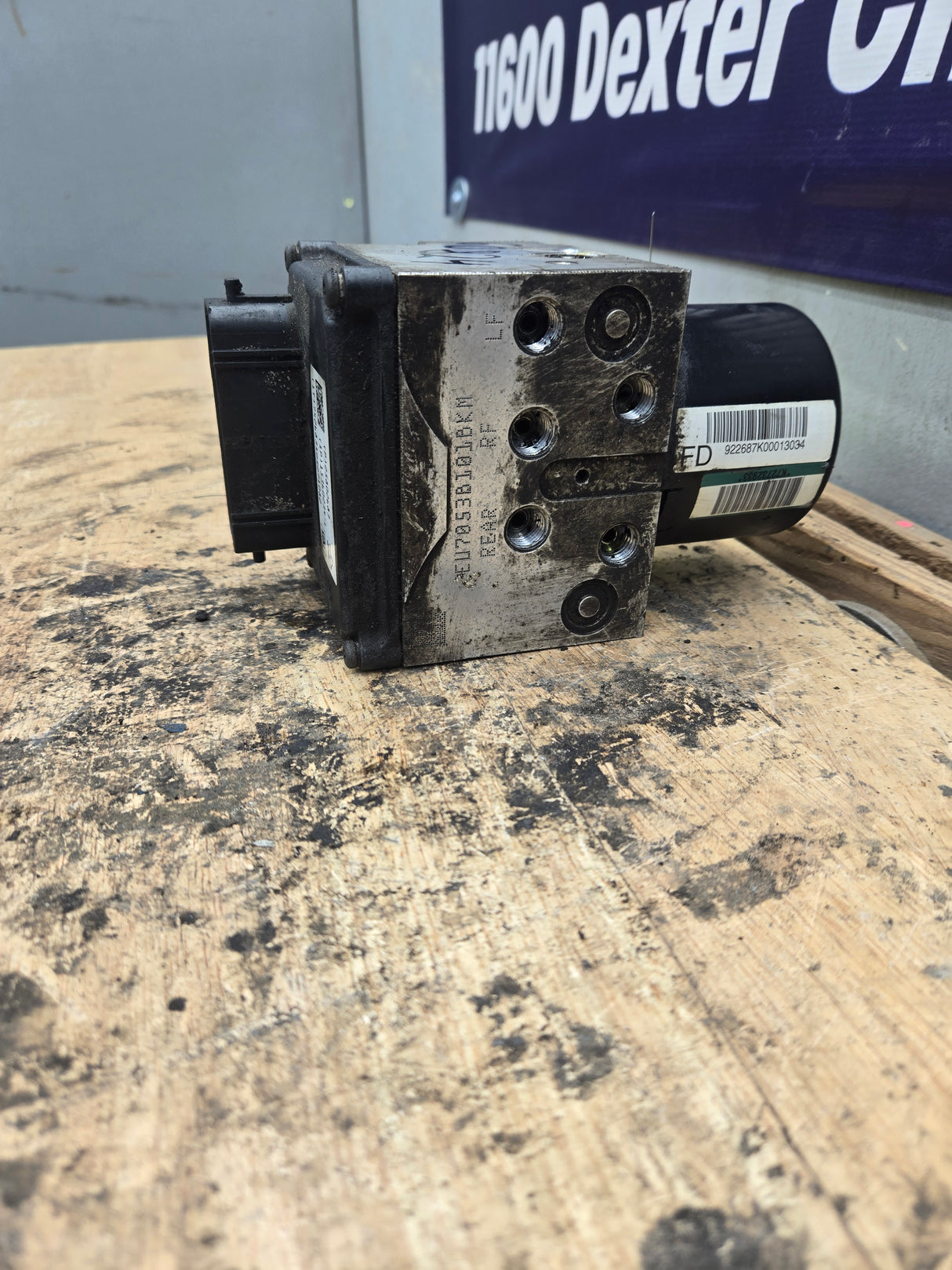 2007-2010 Chevrolet Silverado 2500 3500 6.6L ABS Pump Module - 25802683