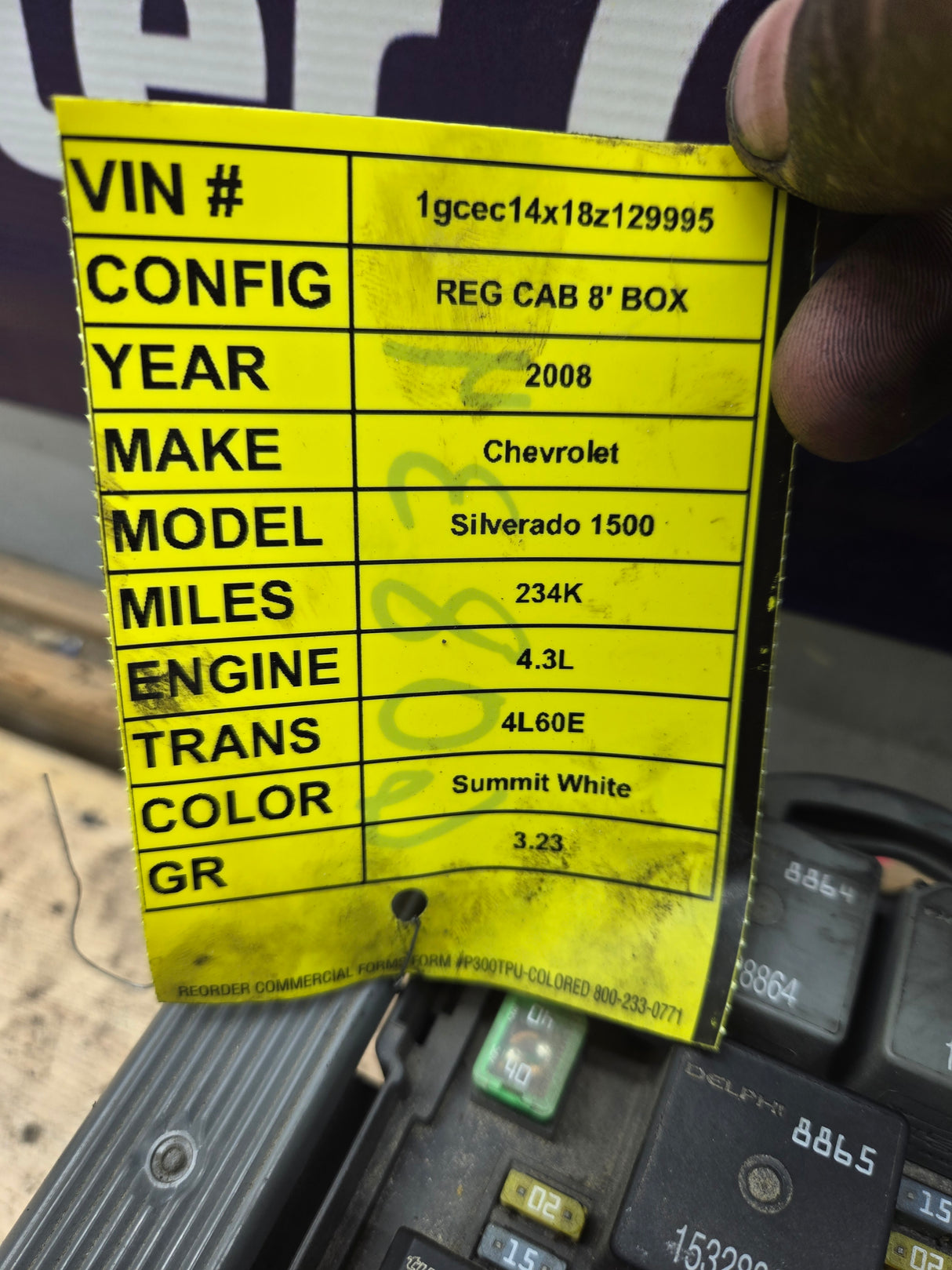 2007-2009 Chevrolet Silverado / GMC Sierra 1500 2500 3500 Engine Bay Fuse Box
