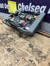 2007-2009 Chevrolet Silverado / GMC Sierra 1500 2500 3500 Engine Bay Fuse Box