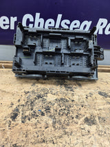 2007-2009 Chevrolet Silverado / GMC Sierra 1500 2500 3500 Engine Bay Fuse Box