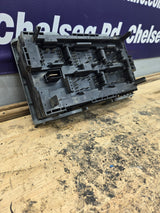 2007-2009 Chevrolet Silverado / GMC Sierra 1500 2500 3500 Engine Bay Fuse Box