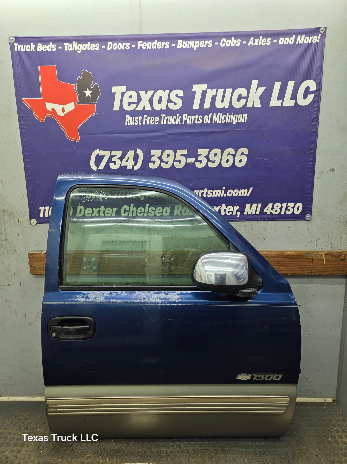 1999-2006 Chevrolet Silverado / GMC Sierra 1500 2500 3500 HD Front Passenger side Door RH