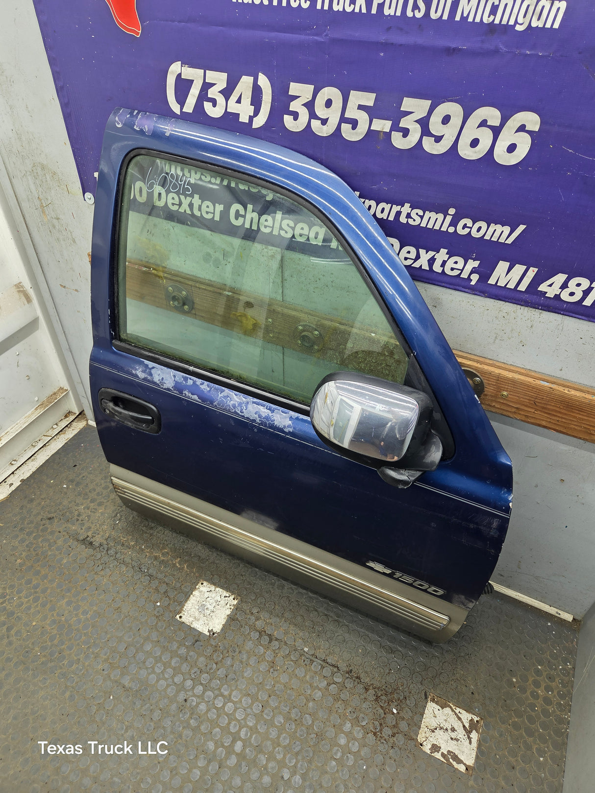 1999-2006 Chevrolet Silverado / GMC Sierra 1500 2500 3500 HD Front Passenger side Door RH