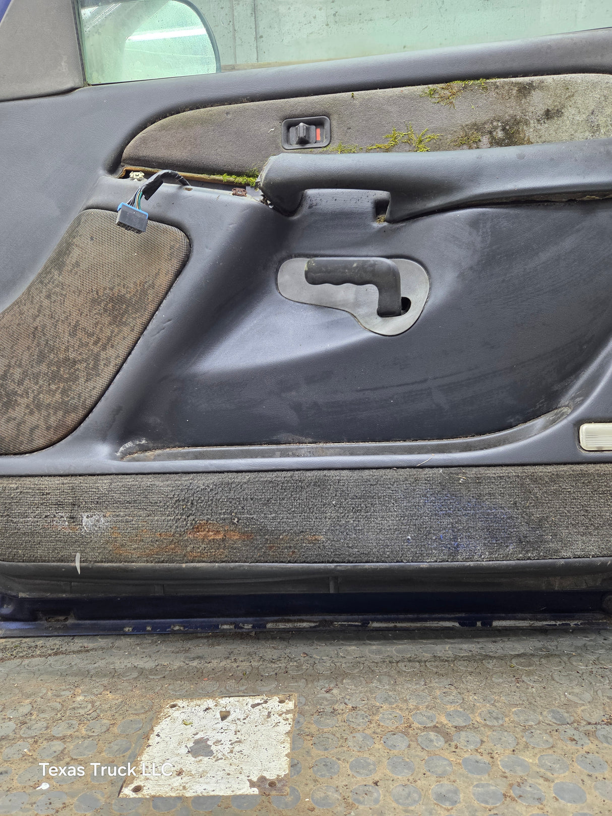 1999-2006 Chevrolet Silverado / GMC Sierra 1500 2500 3500 HD Front Passenger side Door RH