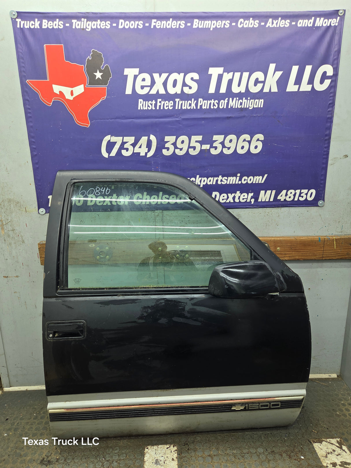 1988-2000 Chevrolet Silverado Suburban GMC Sierra RH Front Passenger Door