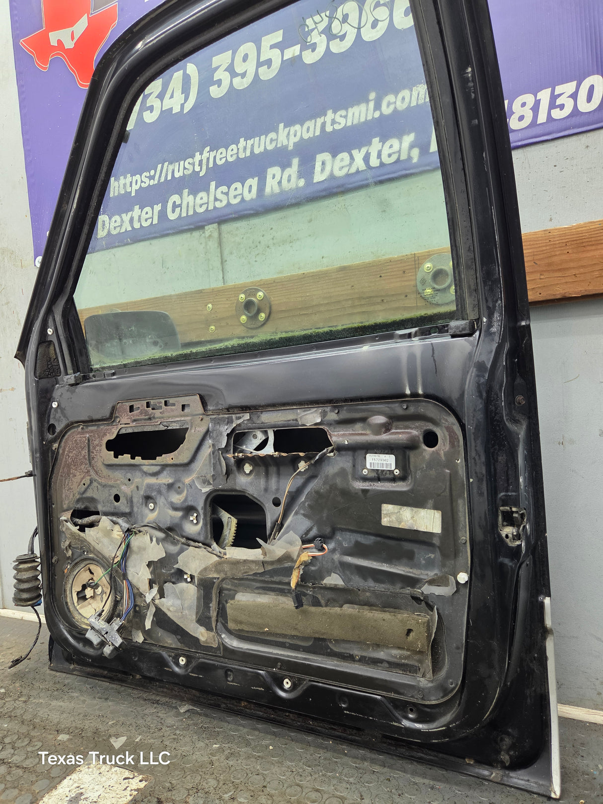 1988-2000 Chevrolet Silverado Suburban GMC Sierra RH Front Passenger Door