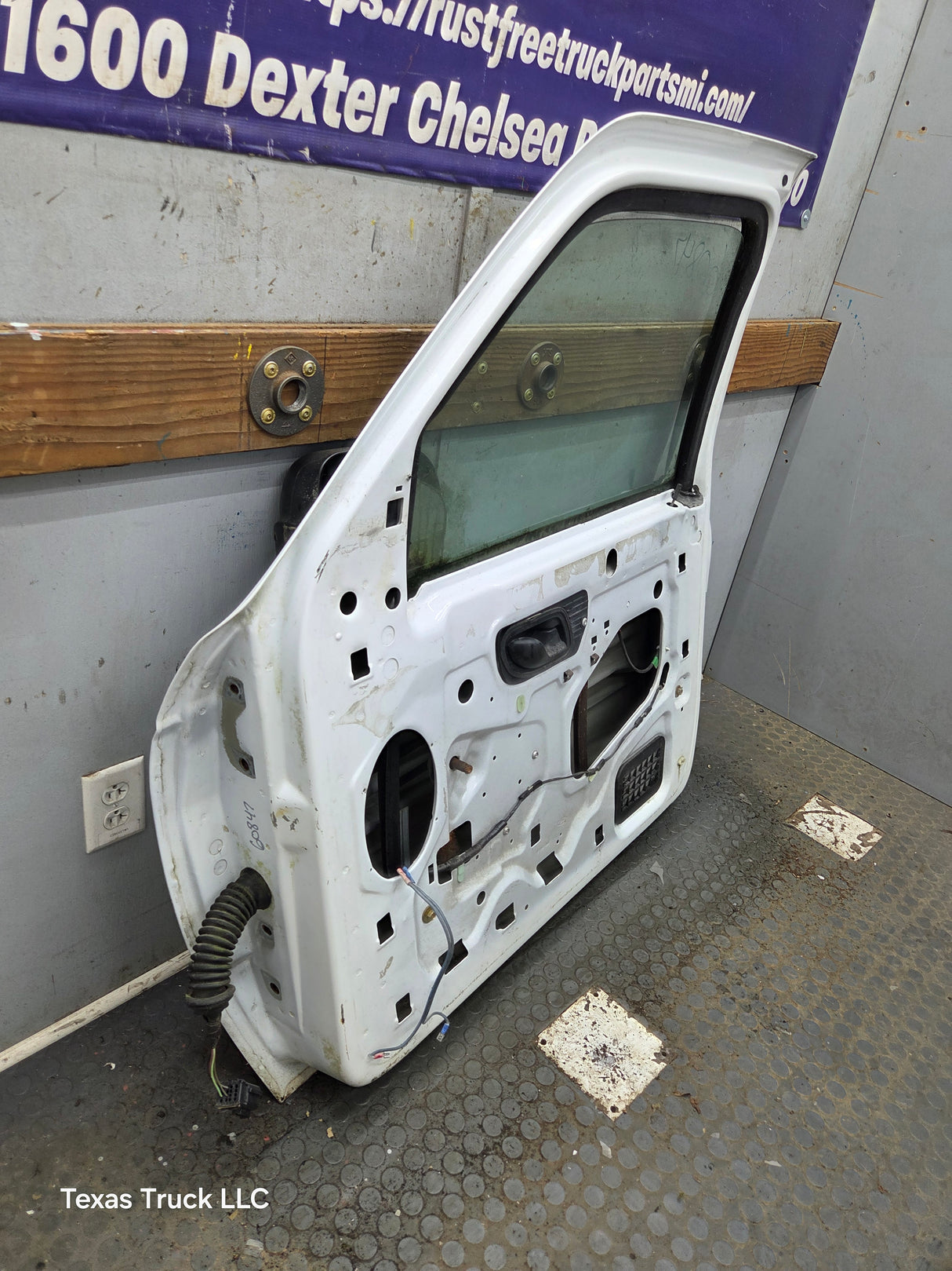 1993-2002 Ford Ranger Passenger Side Front Right Hand Door