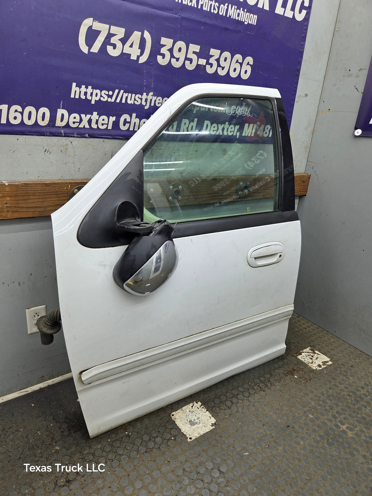 1997-2003 Ford F150 Crew Cab Driver Side LH Front Door