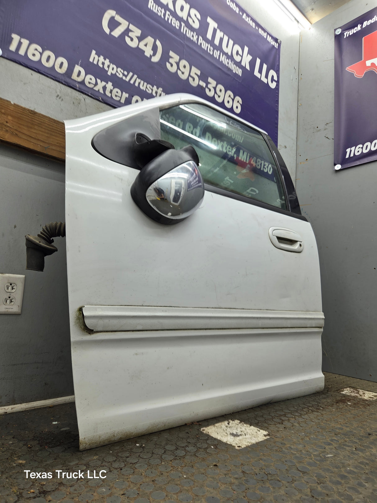 1997-2003 Ford F150 Crew Cab Driver Side LH Front Door
