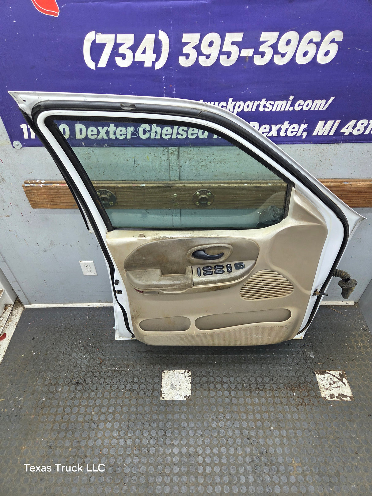 1997-2003 Ford F150 Crew Cab Driver Side LH Front Door