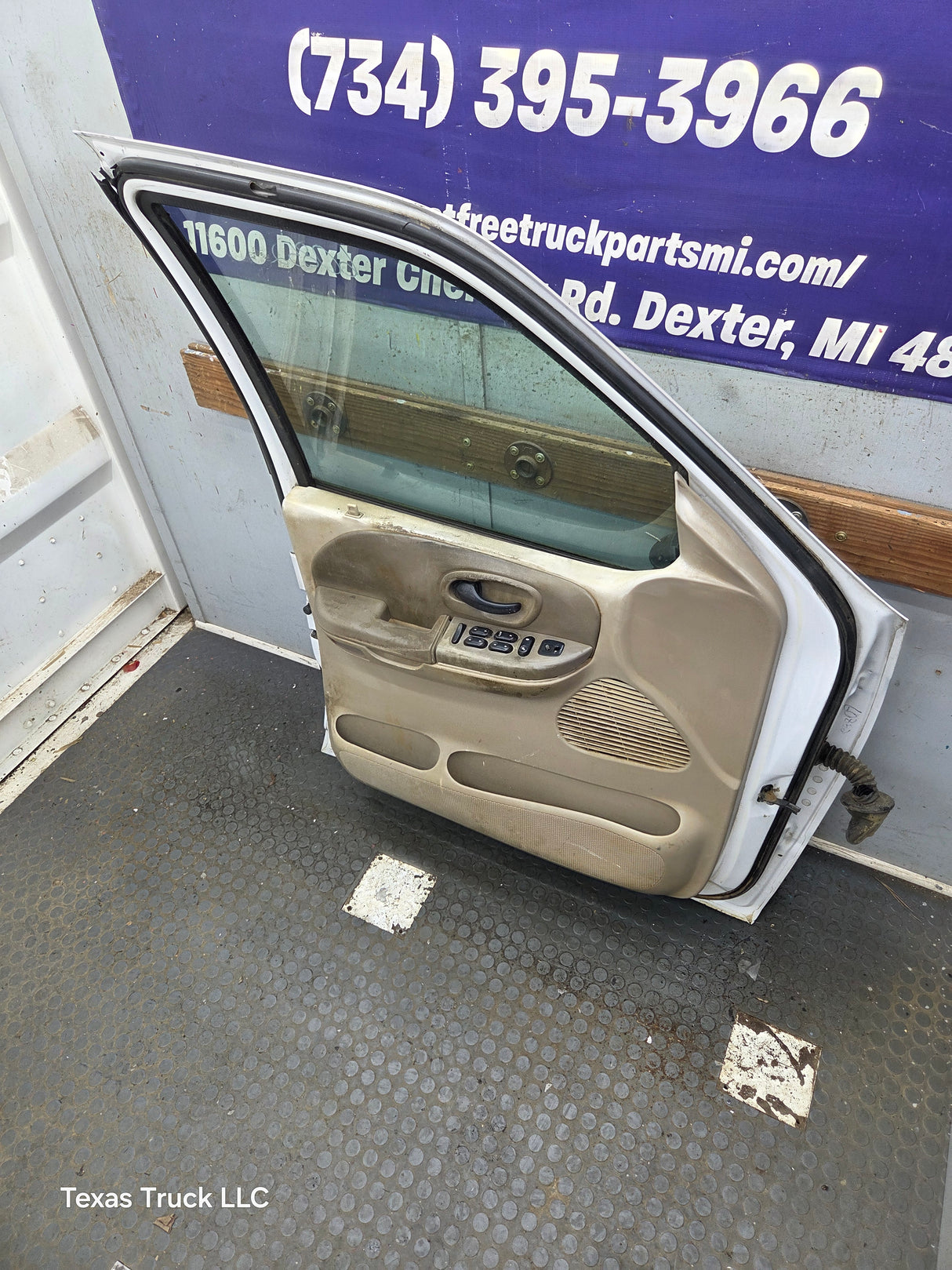 1997-2003 Ford F150 Crew Cab Driver Side LH Front Door