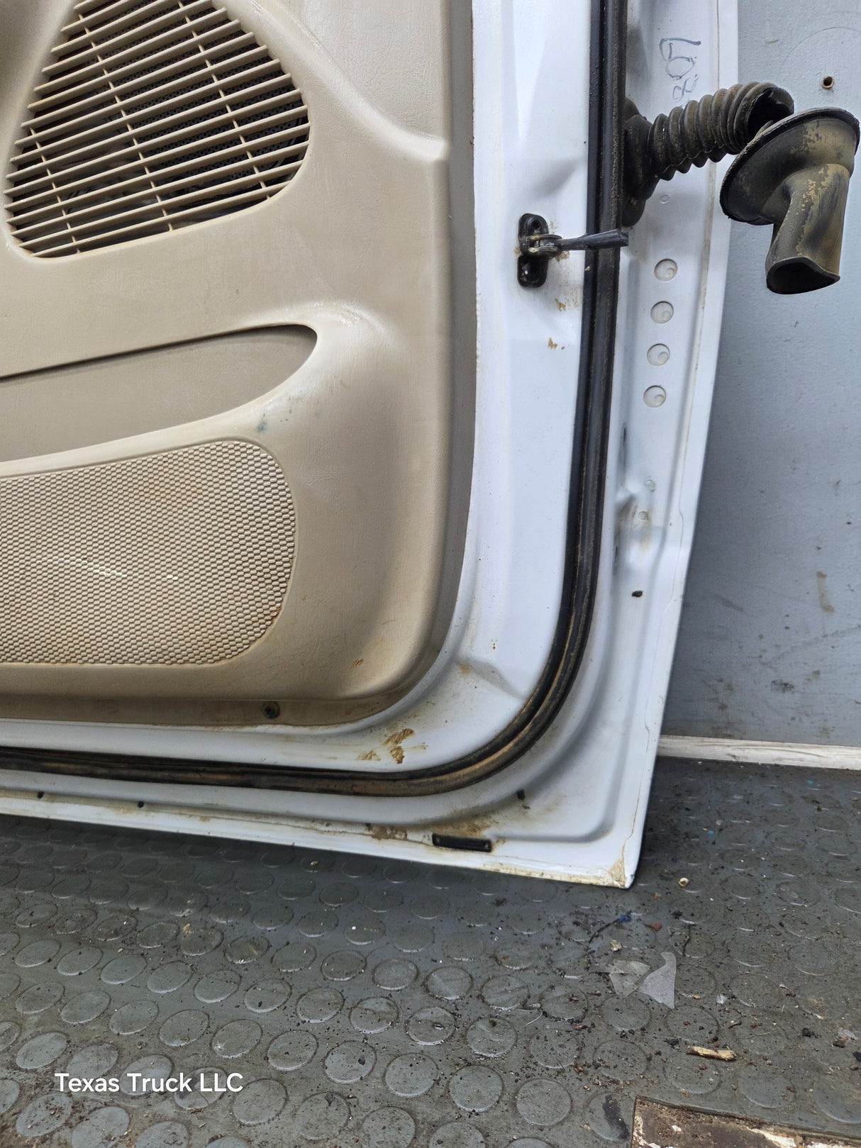1997-2003 Ford F150 Crew Cab Driver Side LH Front Door