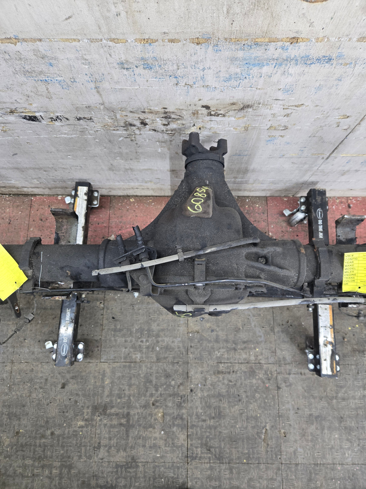 2009-2013 Chevrolet Silverado GMC Sierra 1500 Rear Axle 8.6" 3.42 Gear Ratio
