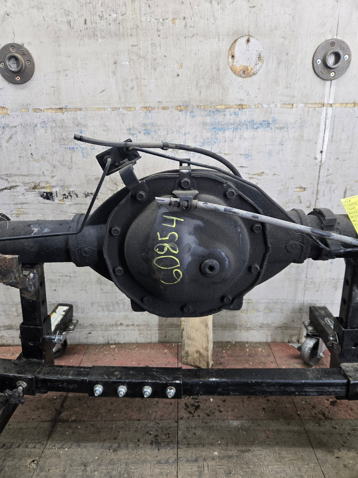 2009-2013 Chevrolet Silverado GMC Sierra 1500 Rear Axle 8.6" 3.42 Gear Ratio
