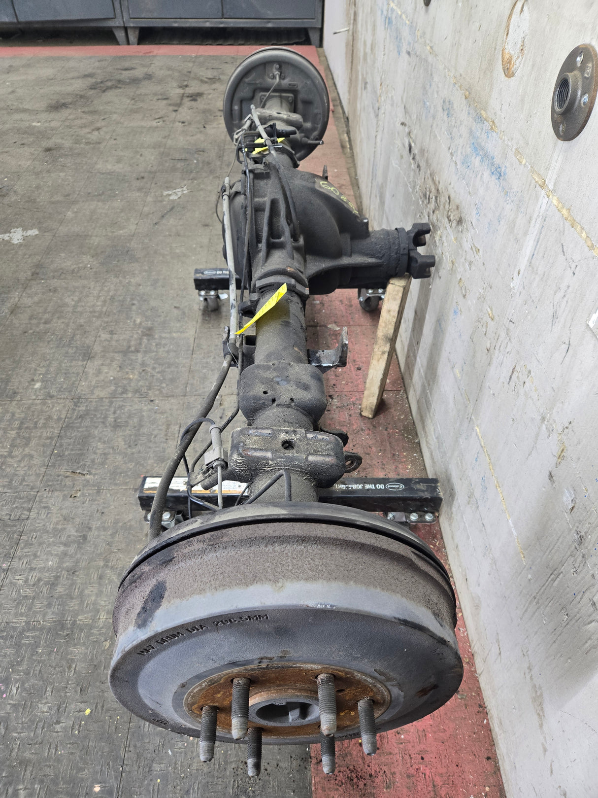 2009-2013 Chevrolet Silverado GMC Sierra 1500 Rear Axle 8.6" 3.42 Gear Ratio