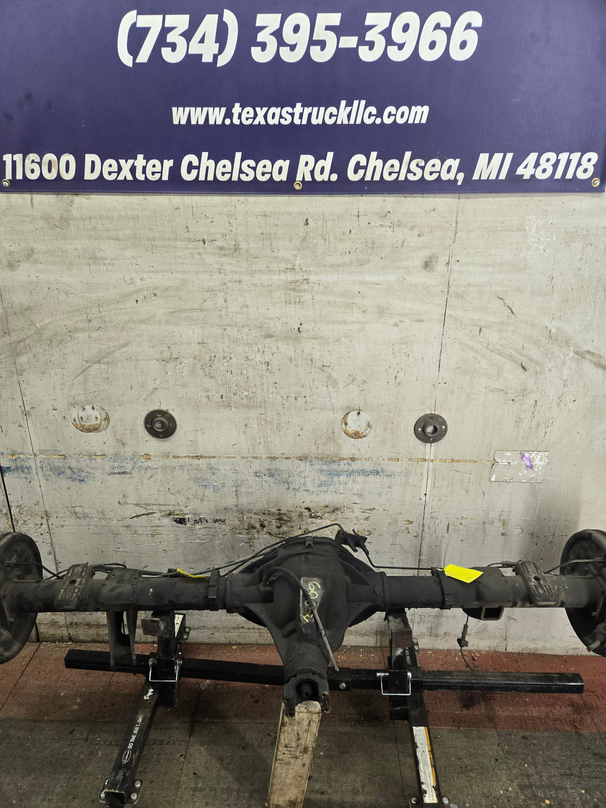 2009-2013 Chevrolet Silverado GMC Sierra 1500 Rear Axle 8.6" 3.42 Gear Ratio
